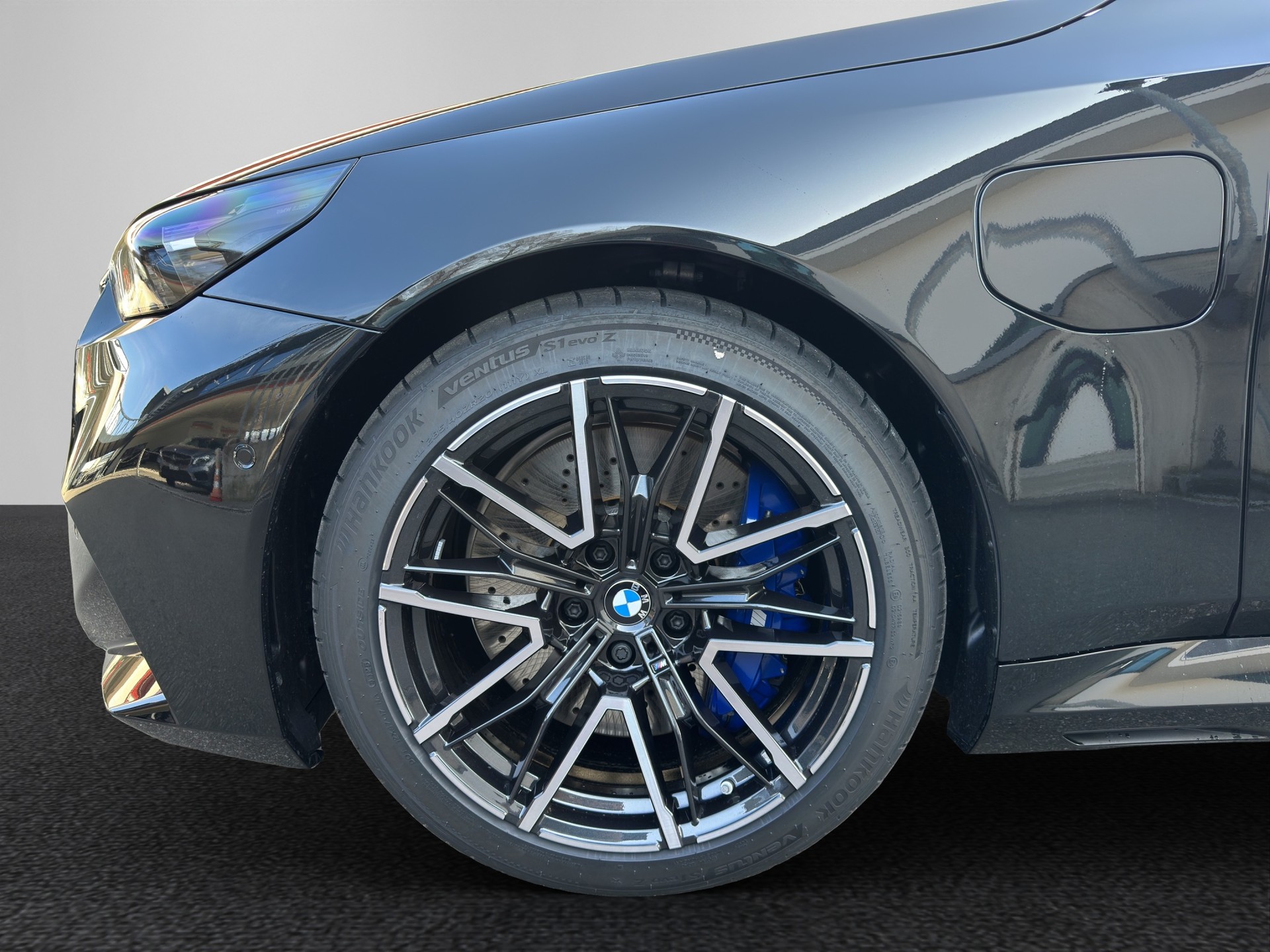 BMW M5 xDrive Touring-image-9