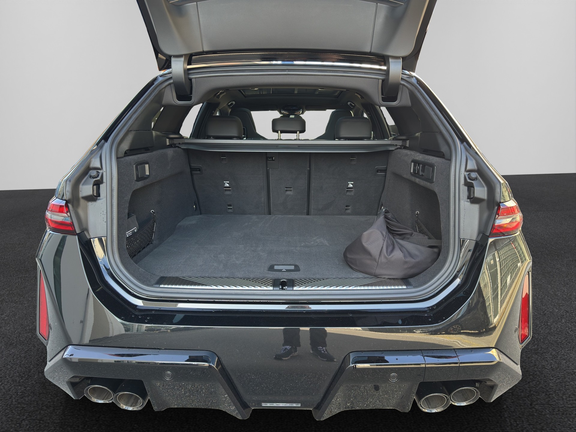 BMW M5 xDrive Touring-image-20