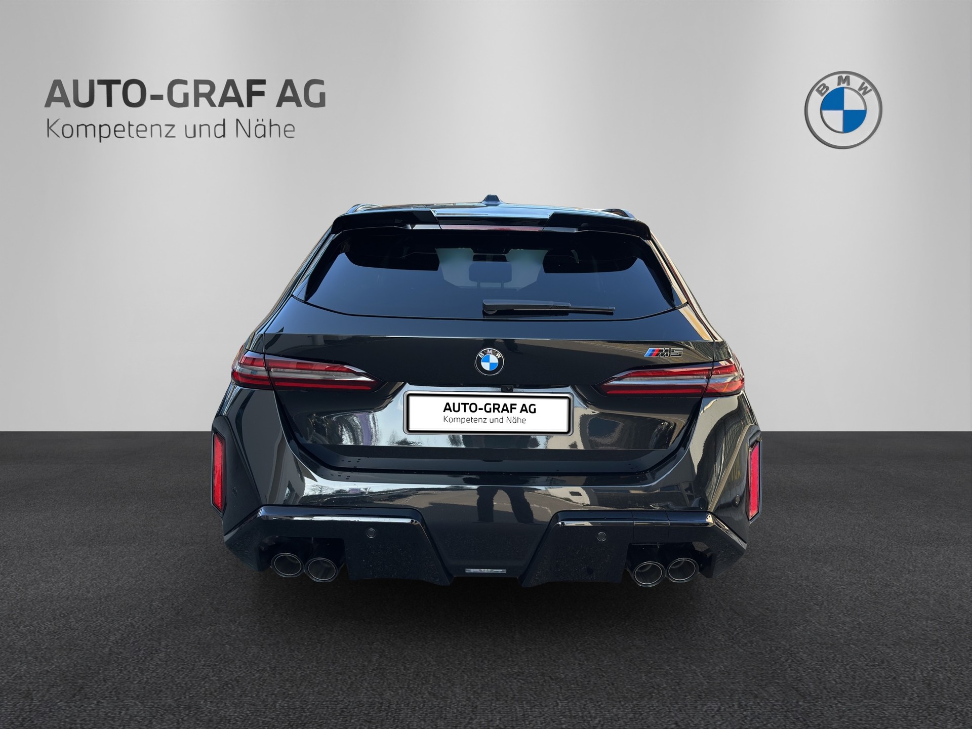 BMW M5 xDrive Touring-image-3