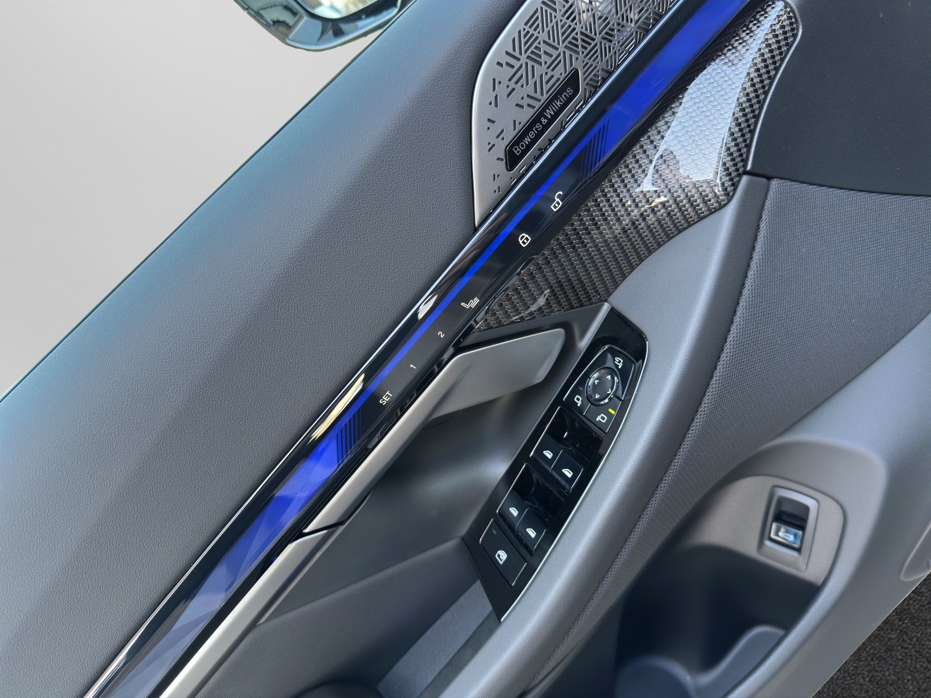 BMW M5 xDrive Touring-image-12