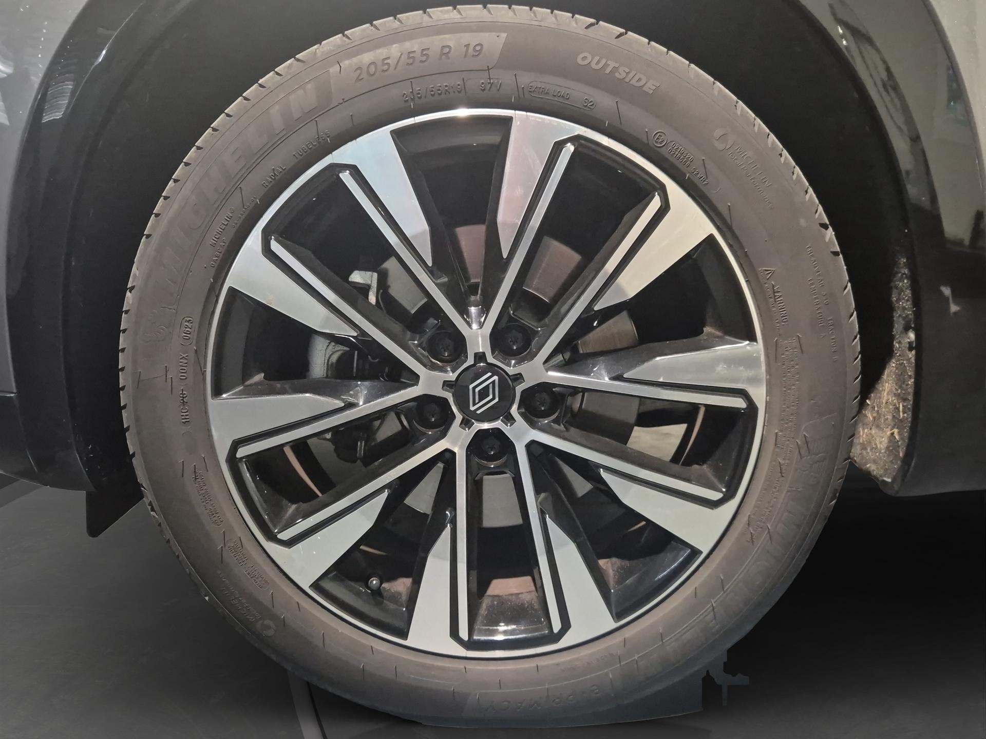 RENAULT Austral 1.2 HEV 200 Techno A-image-17