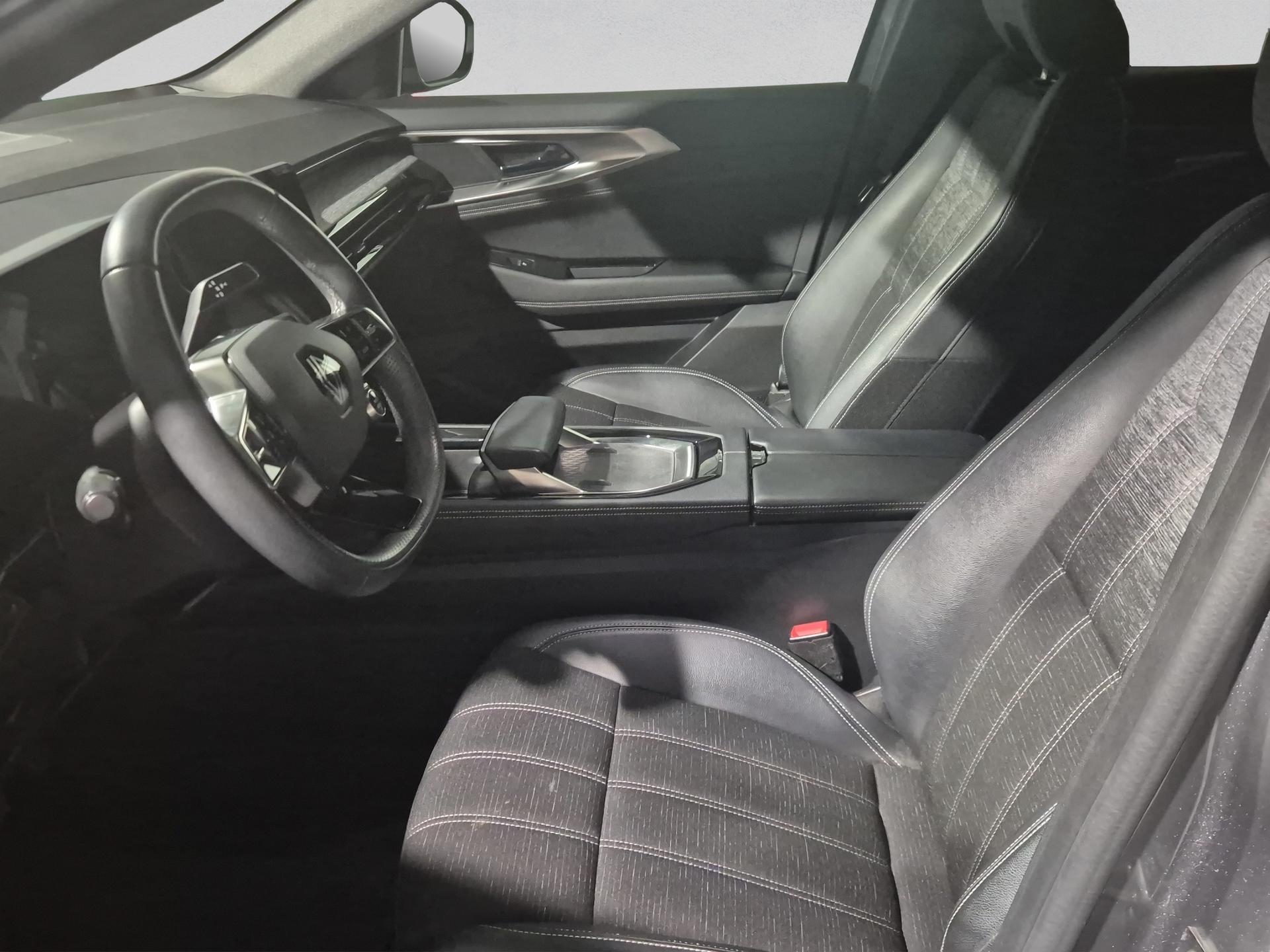 RENAULT Austral 1.2 HEV 200 Techno A-image-8