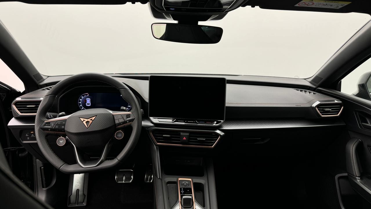 CUPRA LEON ST 1.5 e-HYBRID pHEV VZ Black Edition-image-5