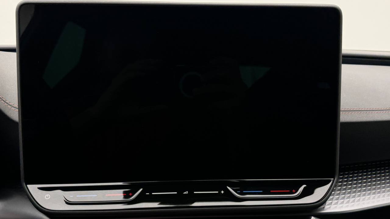 CUPRA LEON ST 1.5 e-HYBRID pHEV VZ Black Edition-image-7