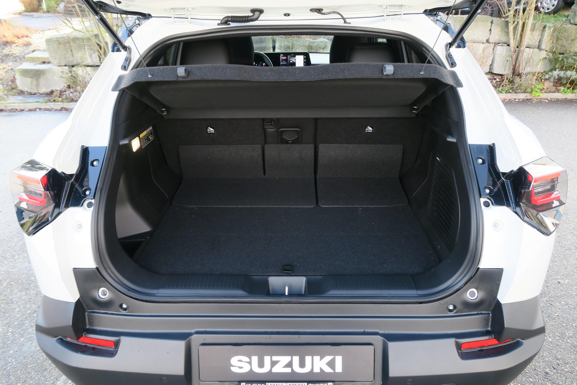 SUZUKI e Vitara Compact Top 4x4-image-3