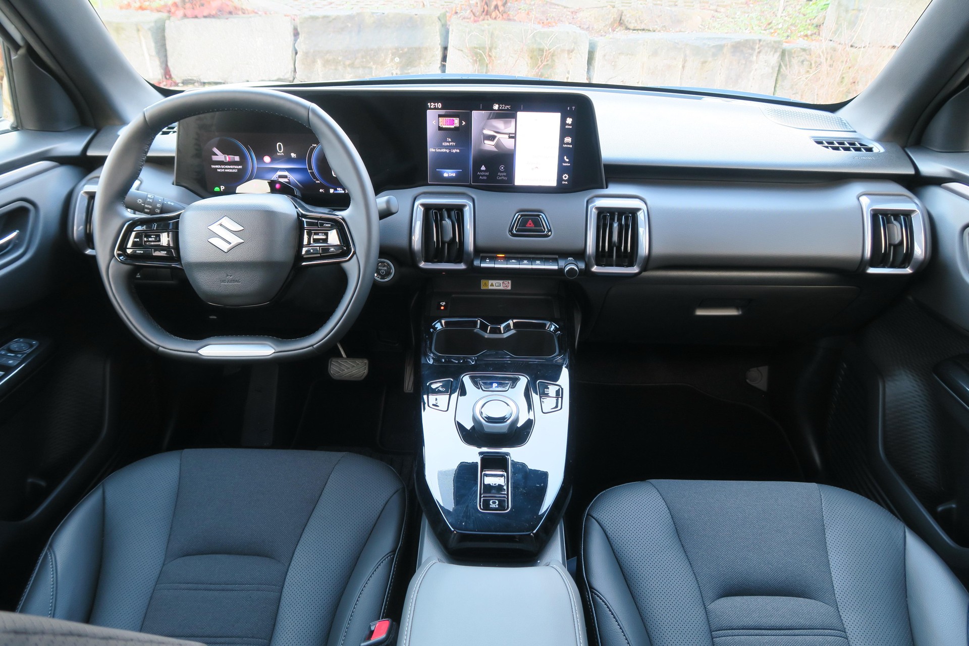 SUZUKI e Vitara Compact Top 4x4-image-10