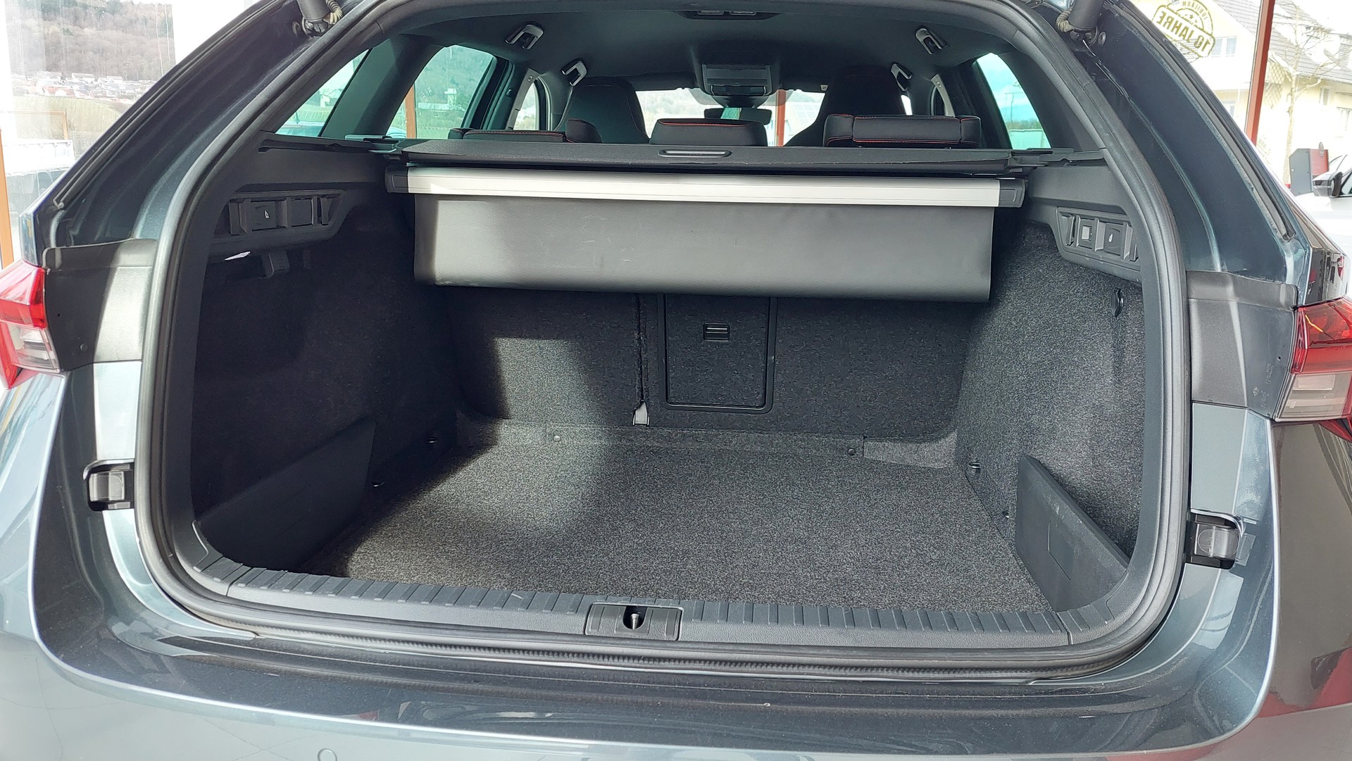 SKODA Octavia Combi 2.0 TSI DSG RS-image-6
