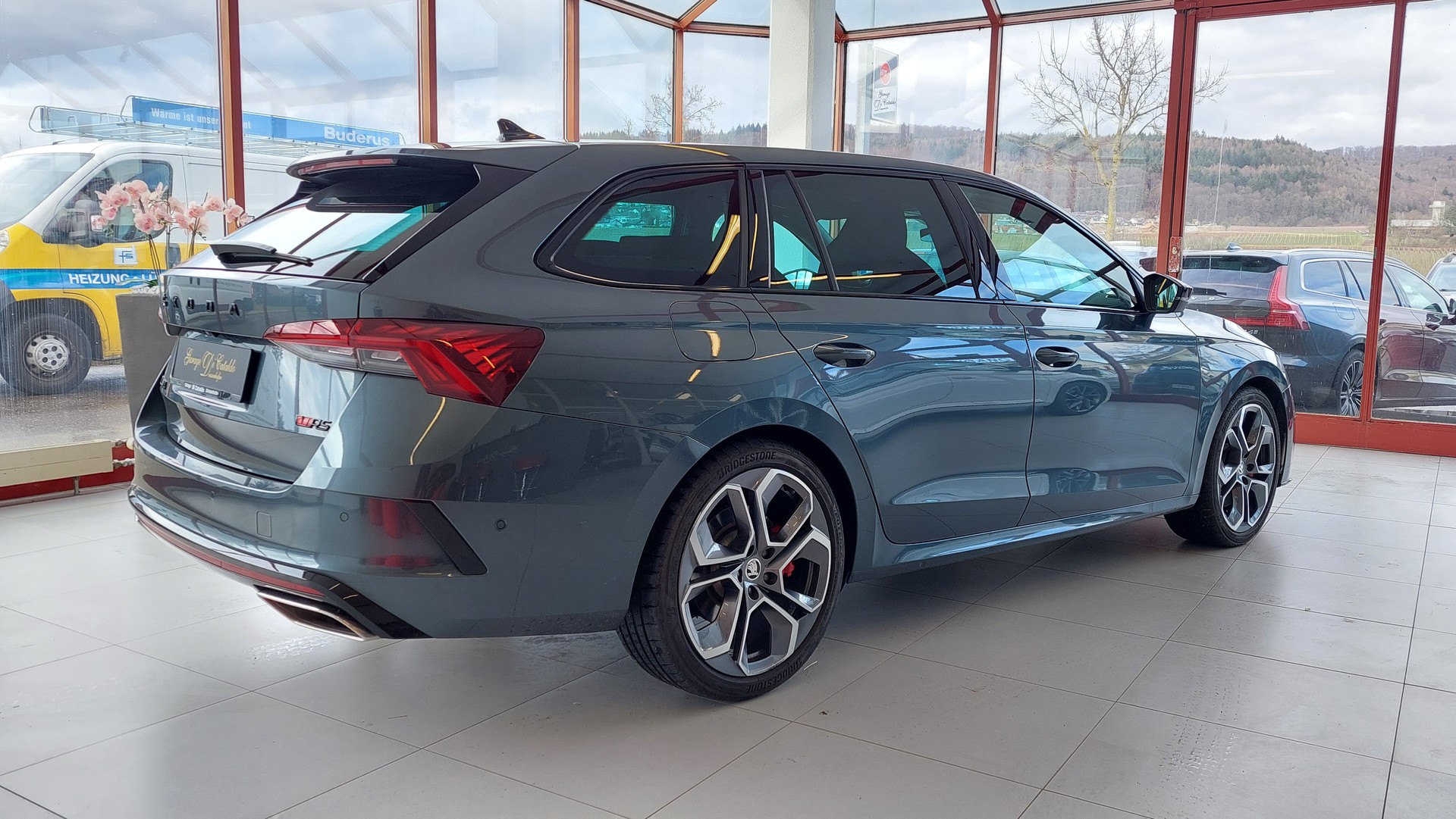 SKODA Octavia Combi 2.0 TSI DSG RS-image-5
