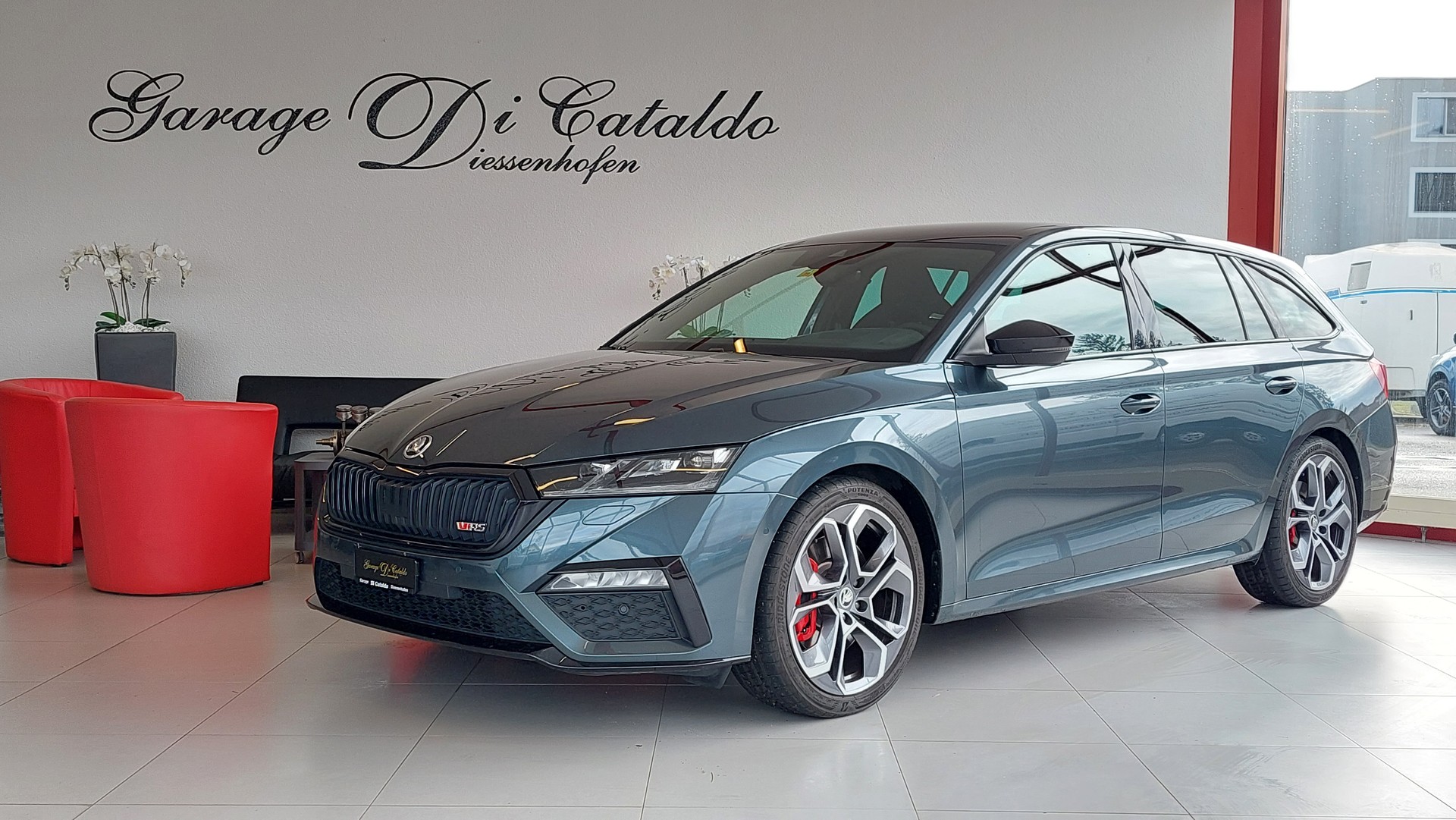 SKODA Octavia Combi 2.0 TSI DSG RS-image-0