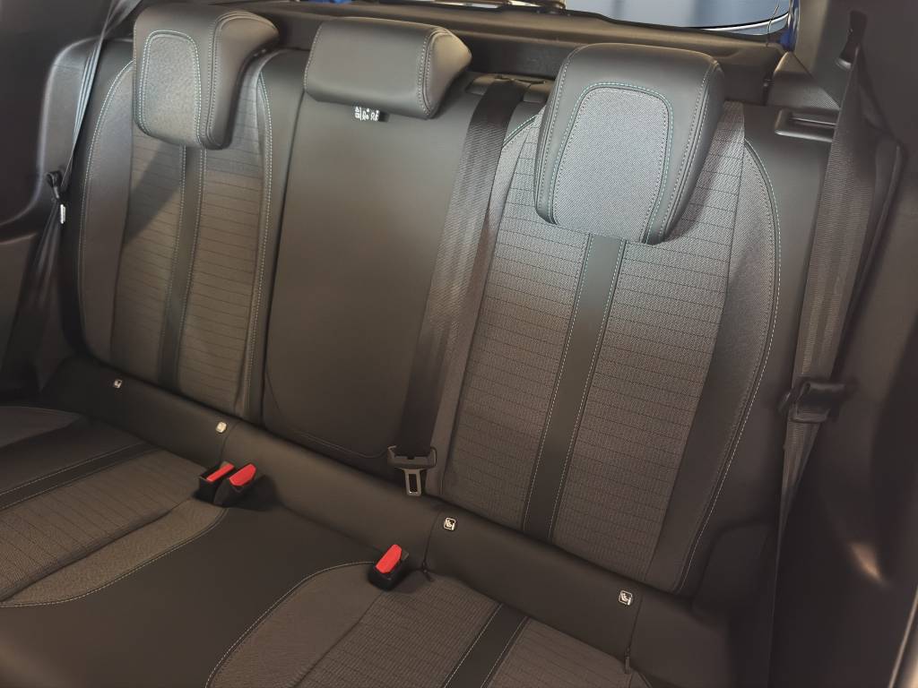 PEUGEOT 208 1.2 PureTech Allure Pack EAT8 //Sièges AV chauffants/Pack Safety Plus/Caméra recul/DAB+-image-8