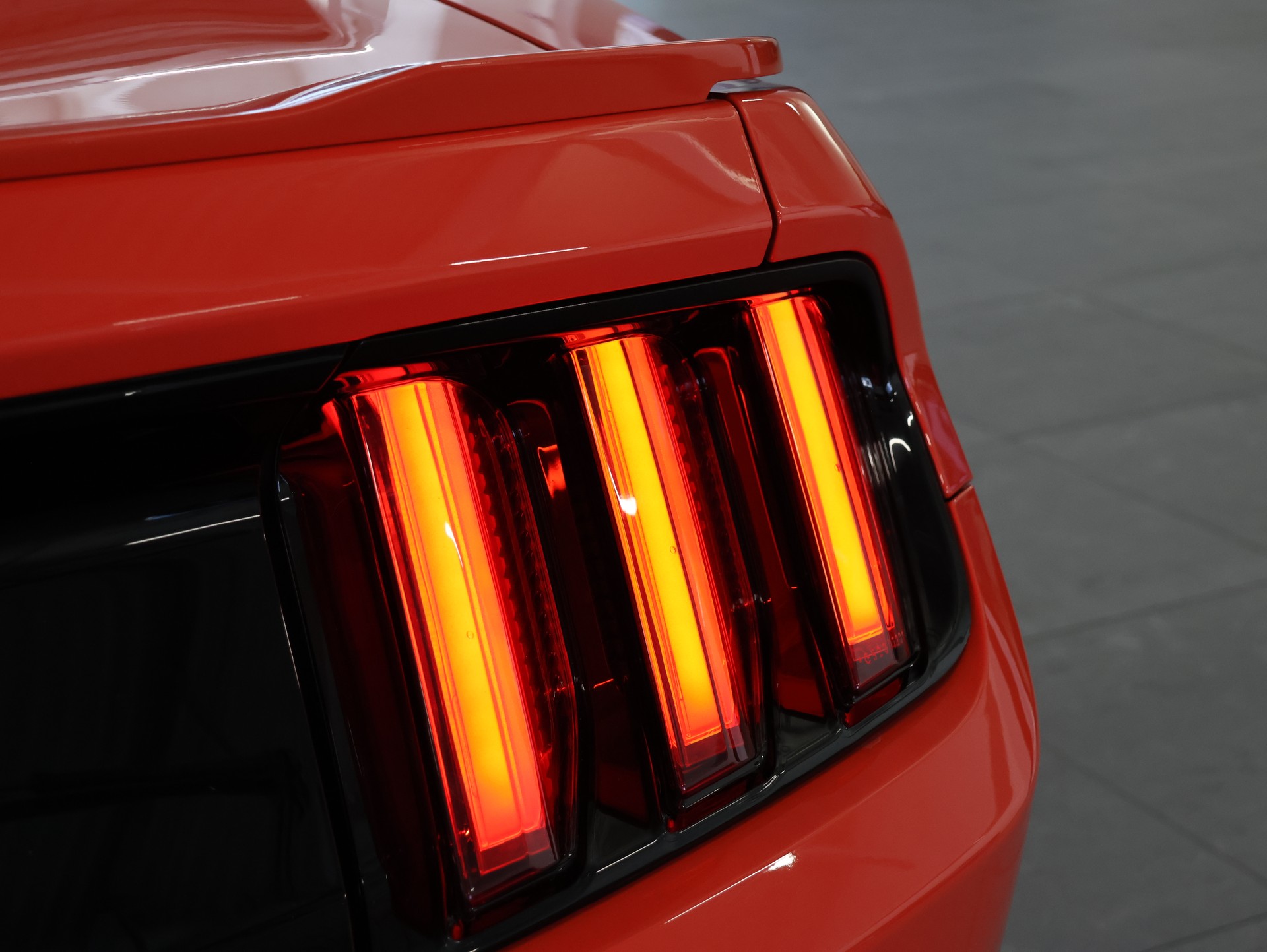 FORD Mustang Fastback 5.0 V8 GT Automat *5.0 V8 Power* *GT Performance Look* *Racing Design*-image-11
