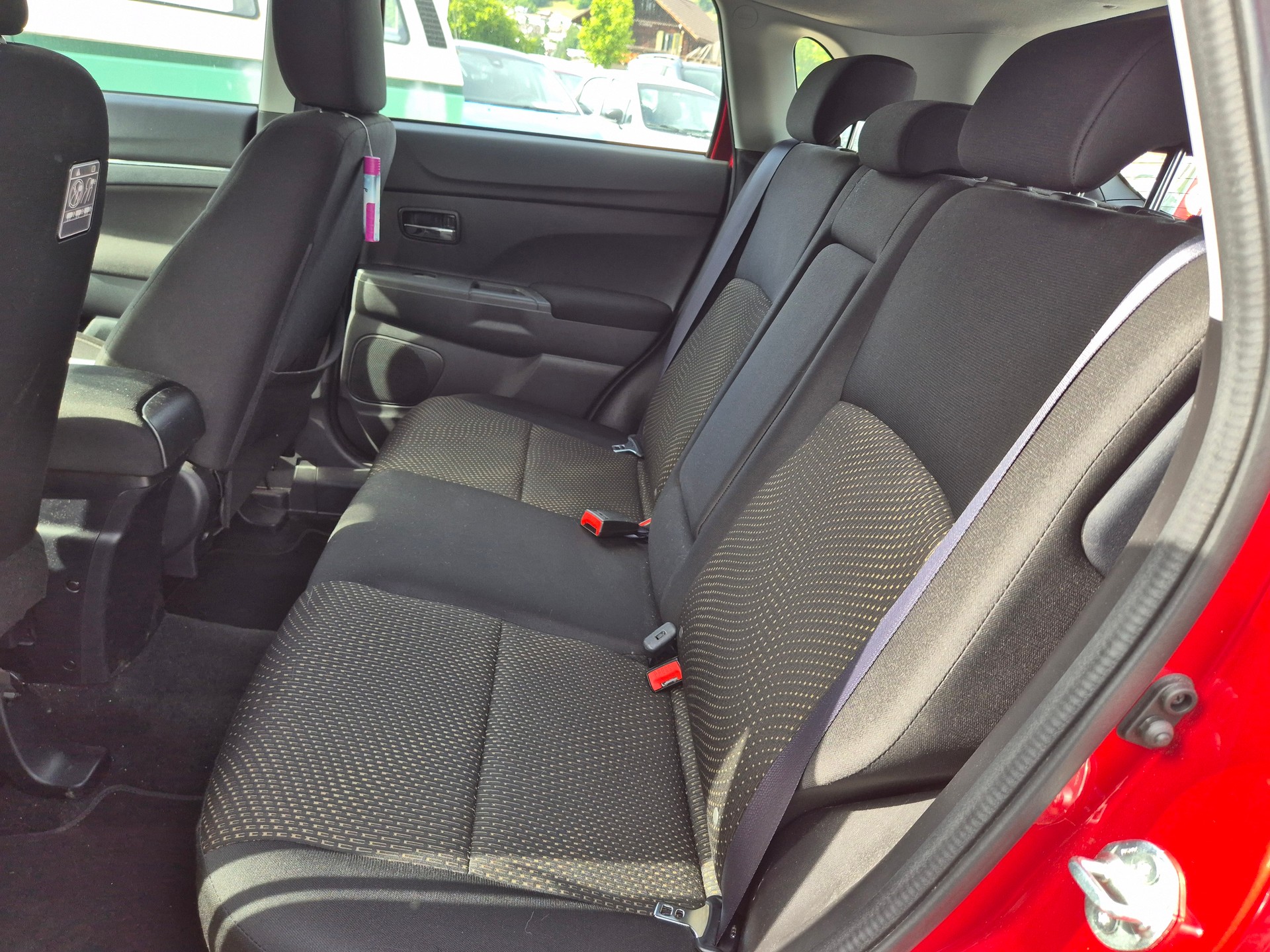 MITSUBISHI ASX 1.8 DID Invite 4WD-image-8