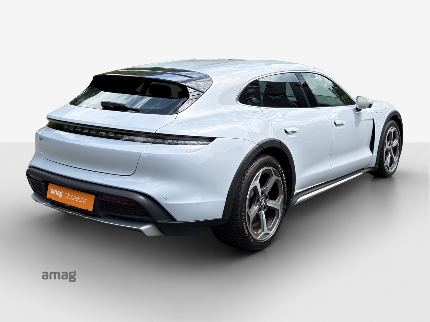 PORSCHE Taycan 4S Cross Turismo-image-5