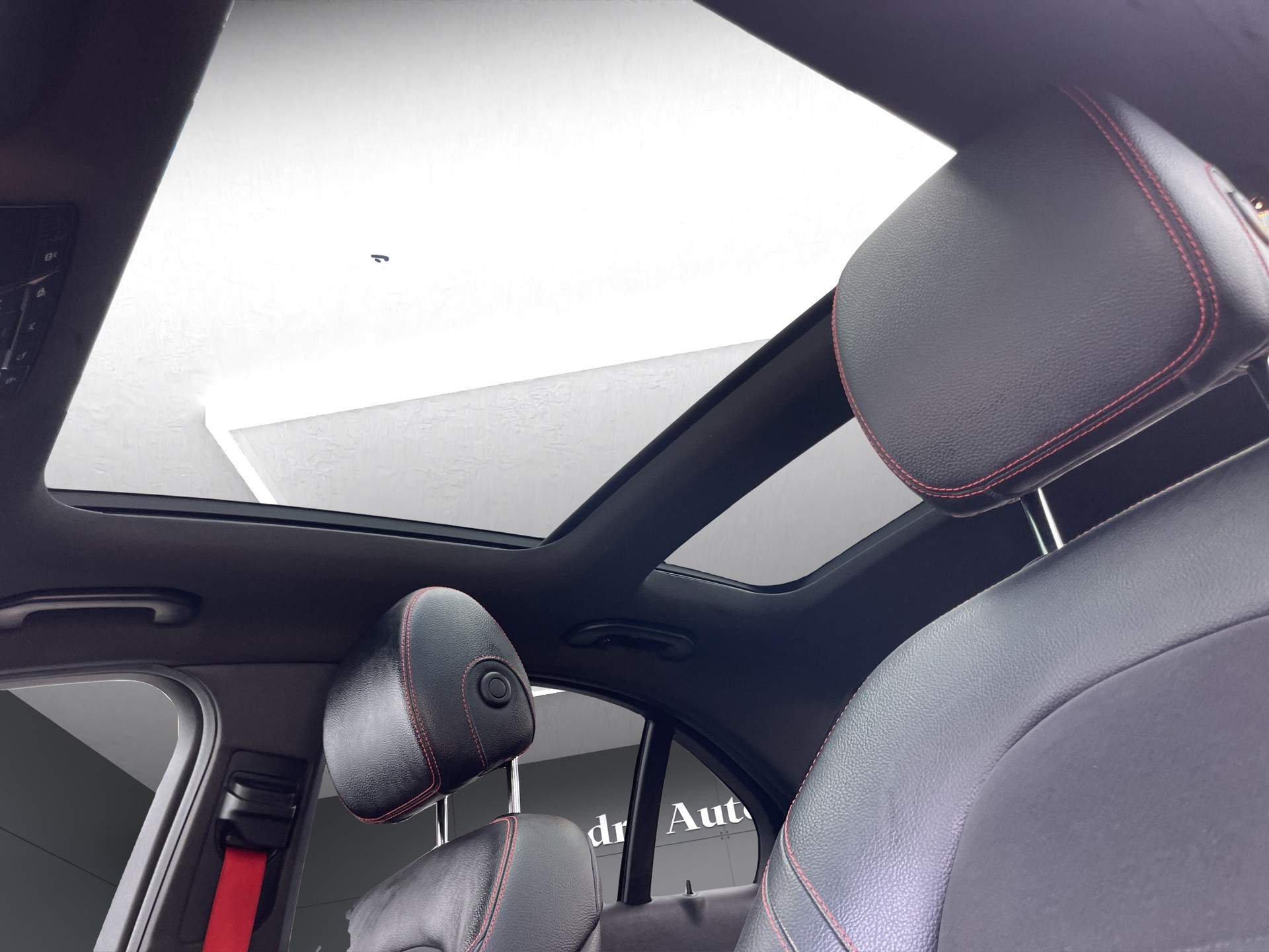 MERCEDES-BENZ C 43 AMG 4Matic 9G-Tronic-image-14