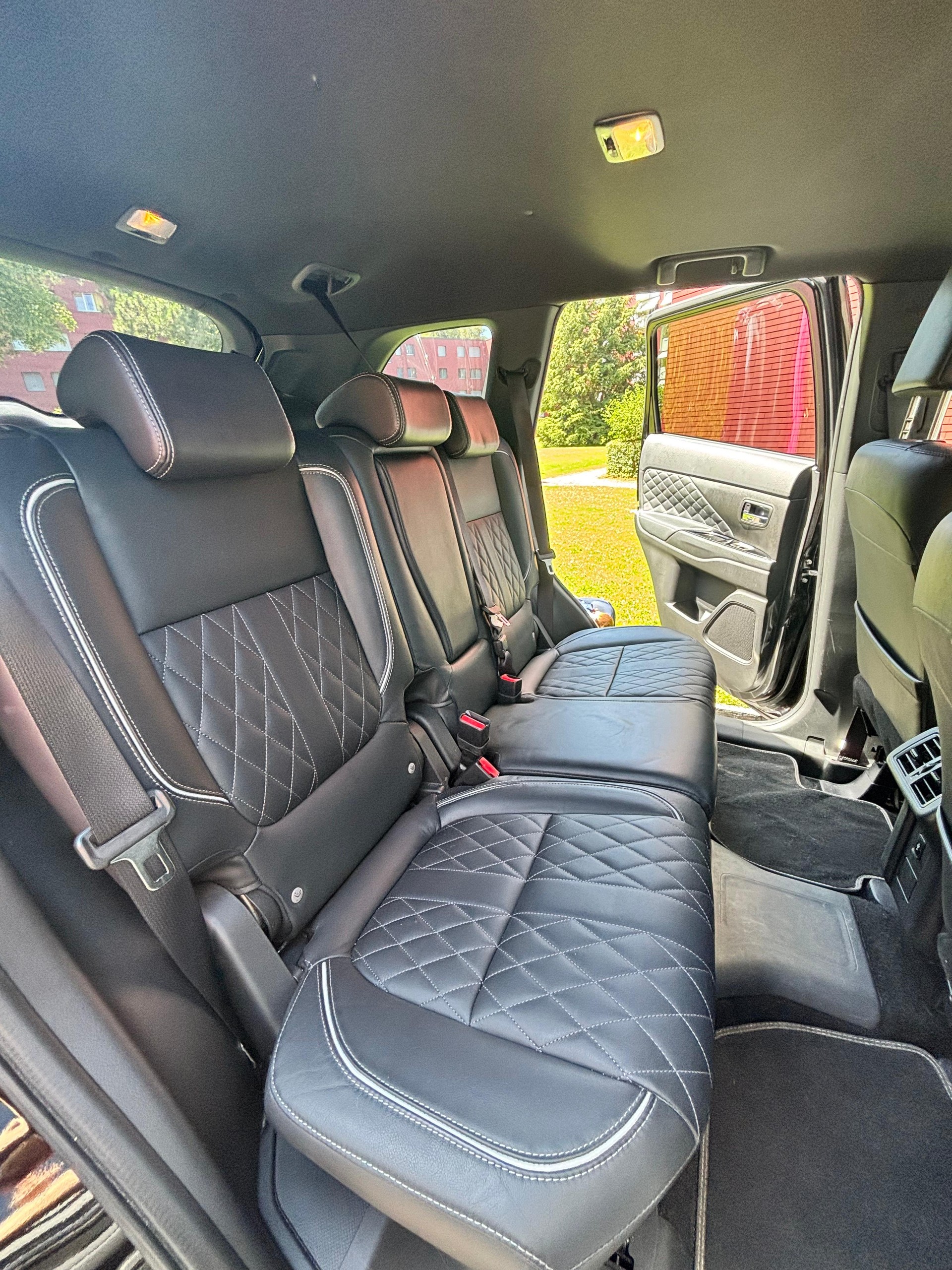 MITSUBISHI 2.4 PHEV Diamond S-Edition-image-3