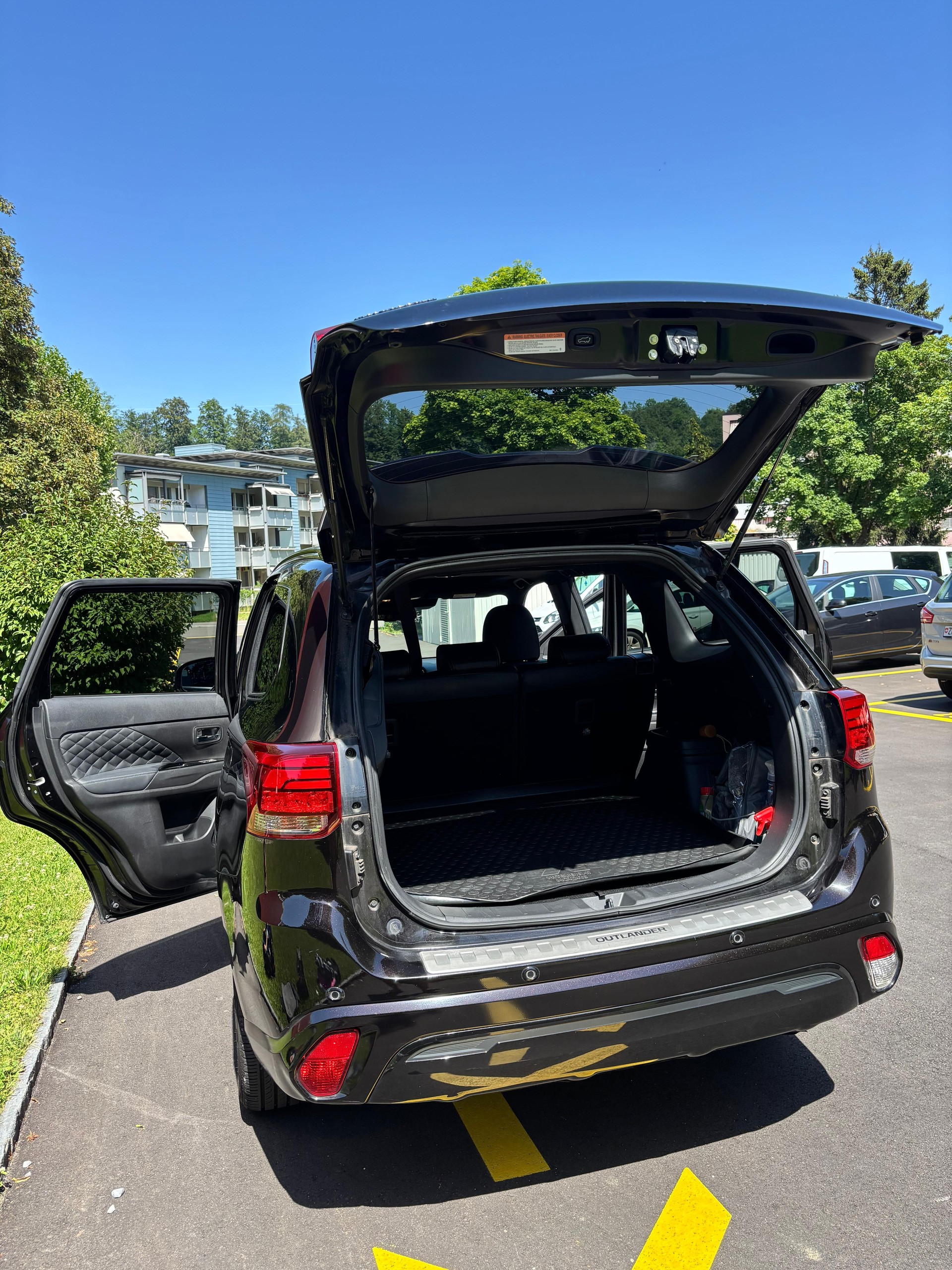 MITSUBISHI 2.4 PHEV Diamond S-Edition-image-1