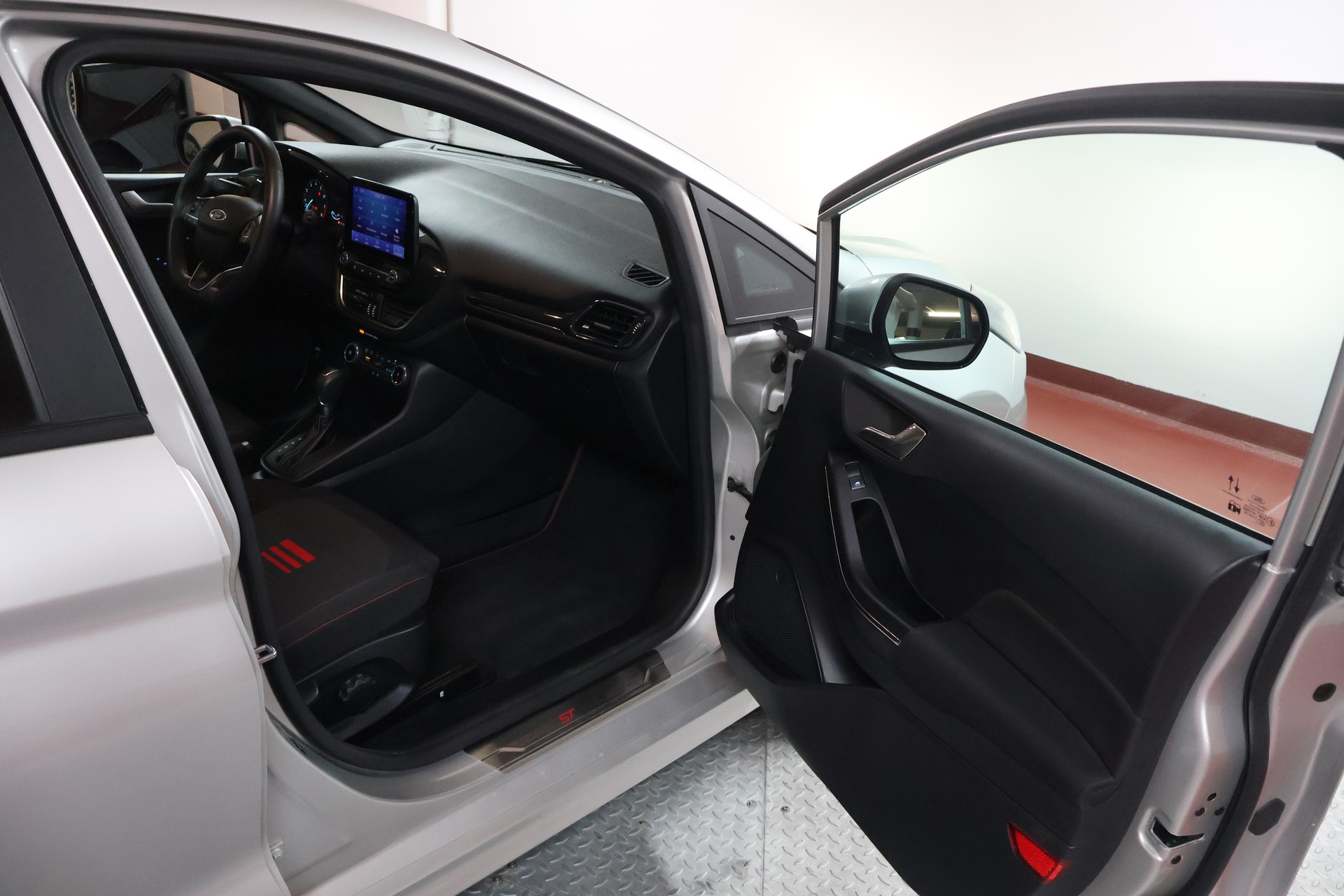 FORD Fiesta 1.0 SCTi MHEV ST Line Automat-image-13