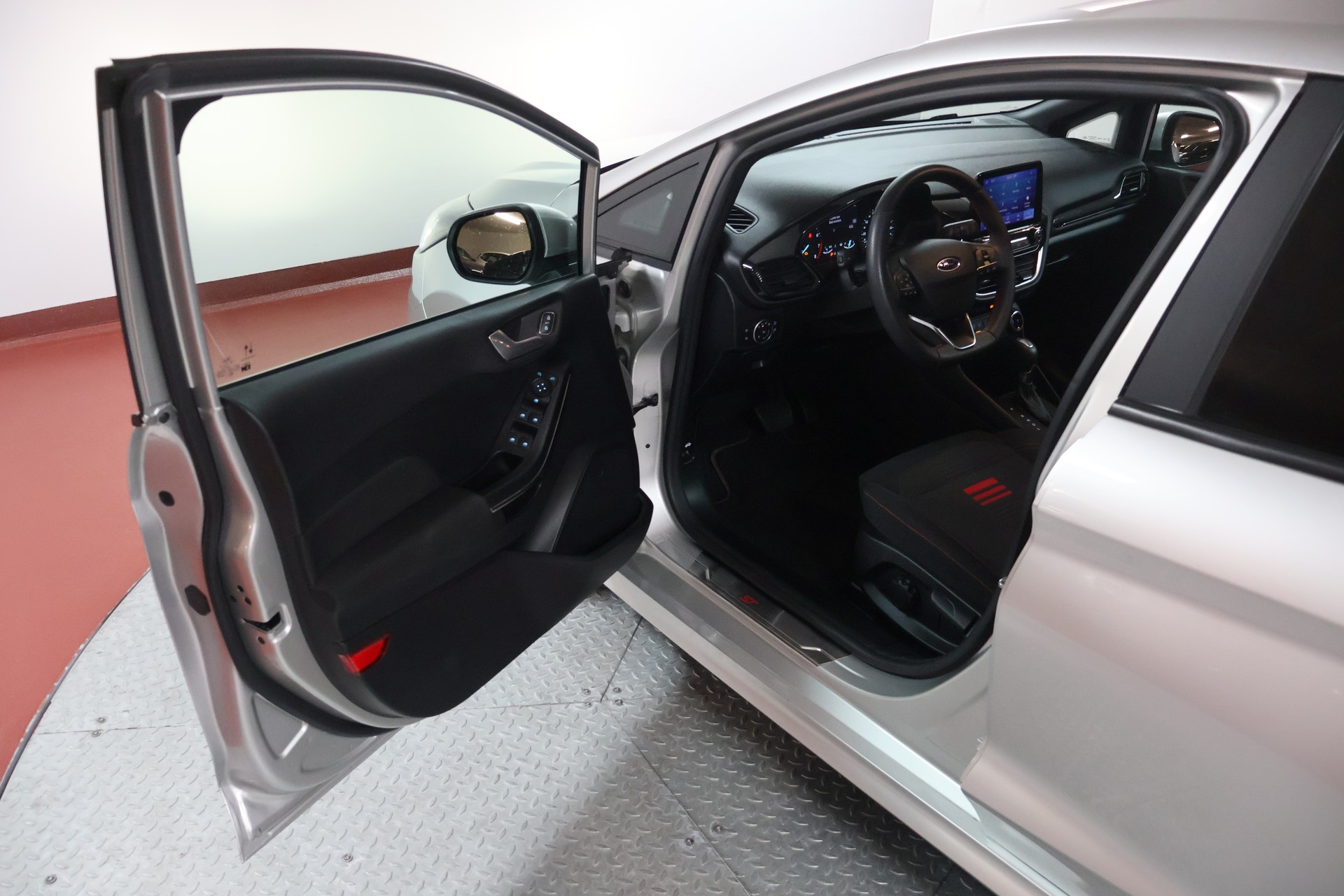 FORD Fiesta 1.0 SCTi MHEV ST Line Automat-image-4
