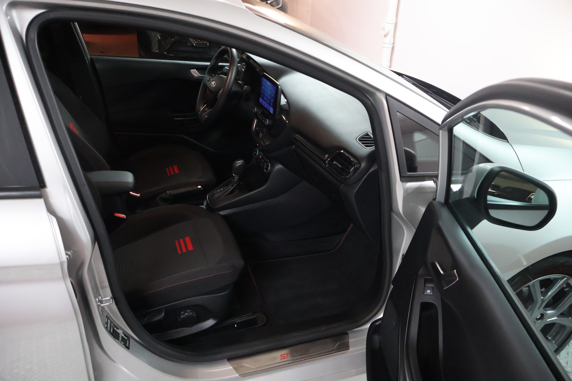 FORD Fiesta 1.0 SCTi MHEV ST Line Automat-image-12