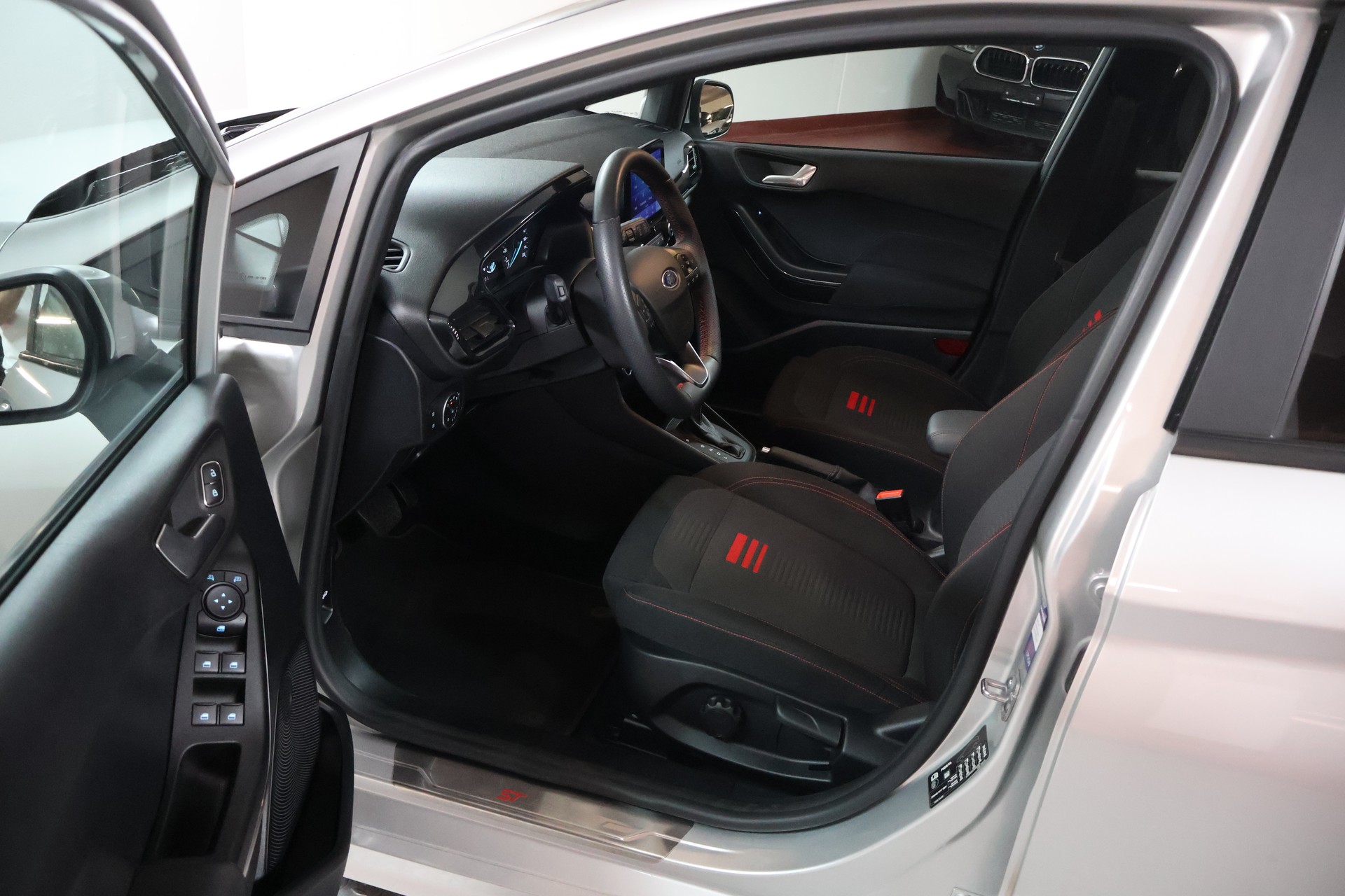 FORD Fiesta 1.0 SCTi MHEV ST Line Automat-image-6