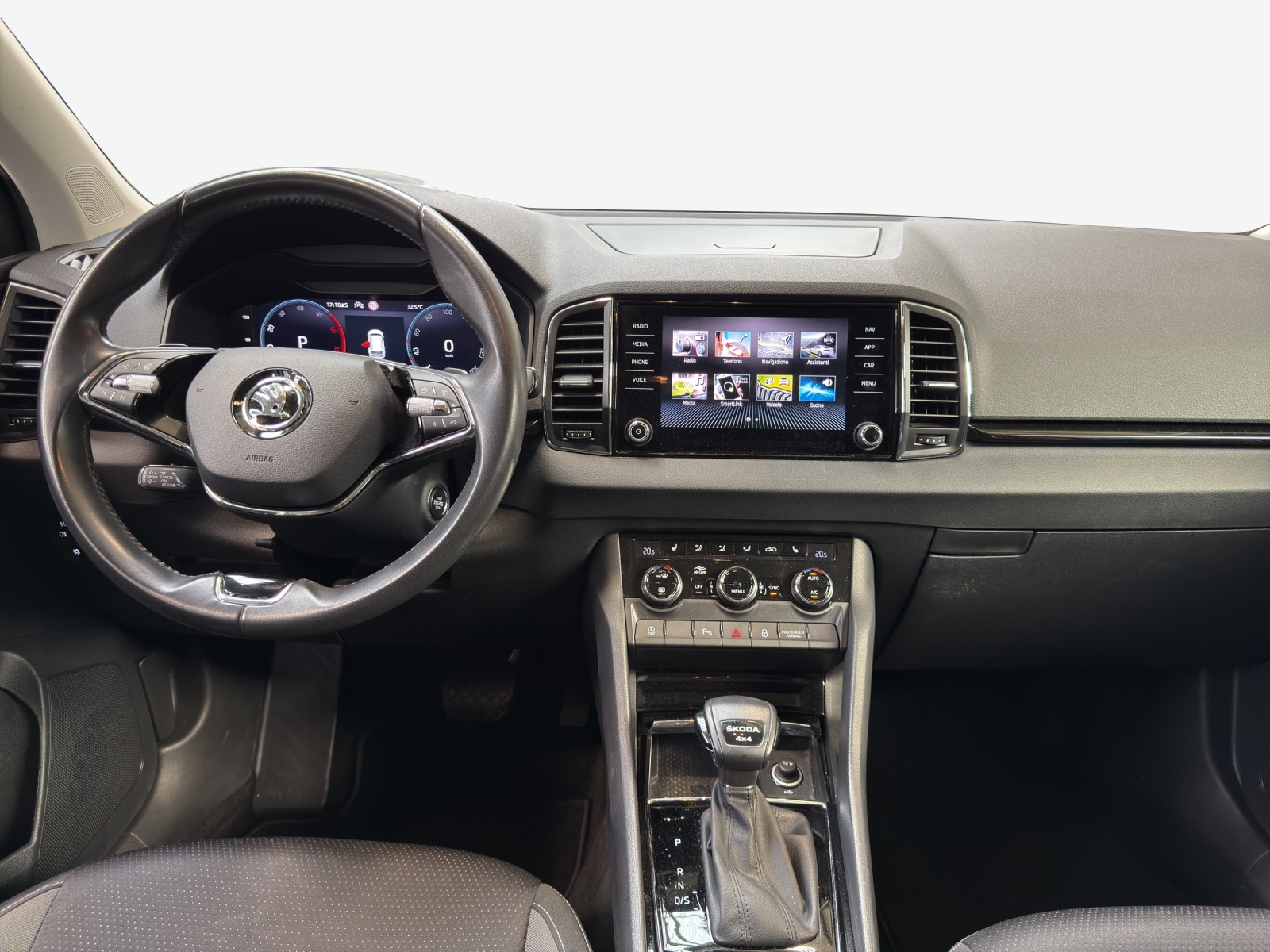 SKODA Karoq 2.0 TDI CR Tour 4x4 DSG-image-8