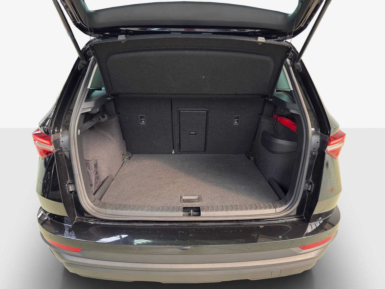 SKODA Karoq 2.0 TDI CR Tour 4x4 DSG-image-12