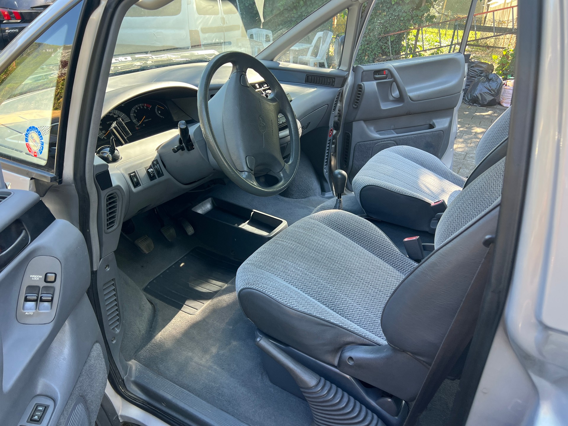 TOYOTA Previa XE 4x4-image-10