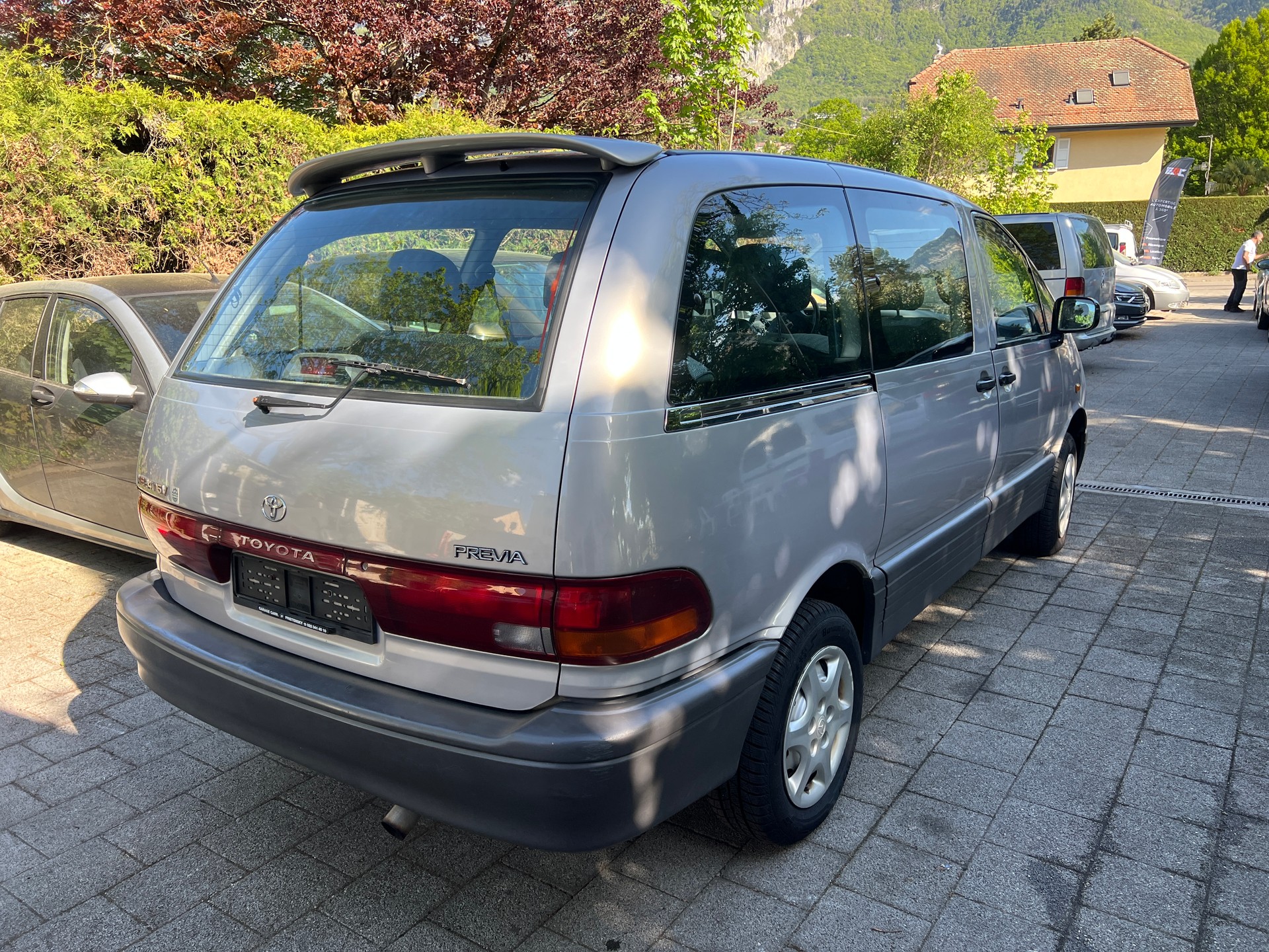 TOYOTA Previa XE 4x4-image-2