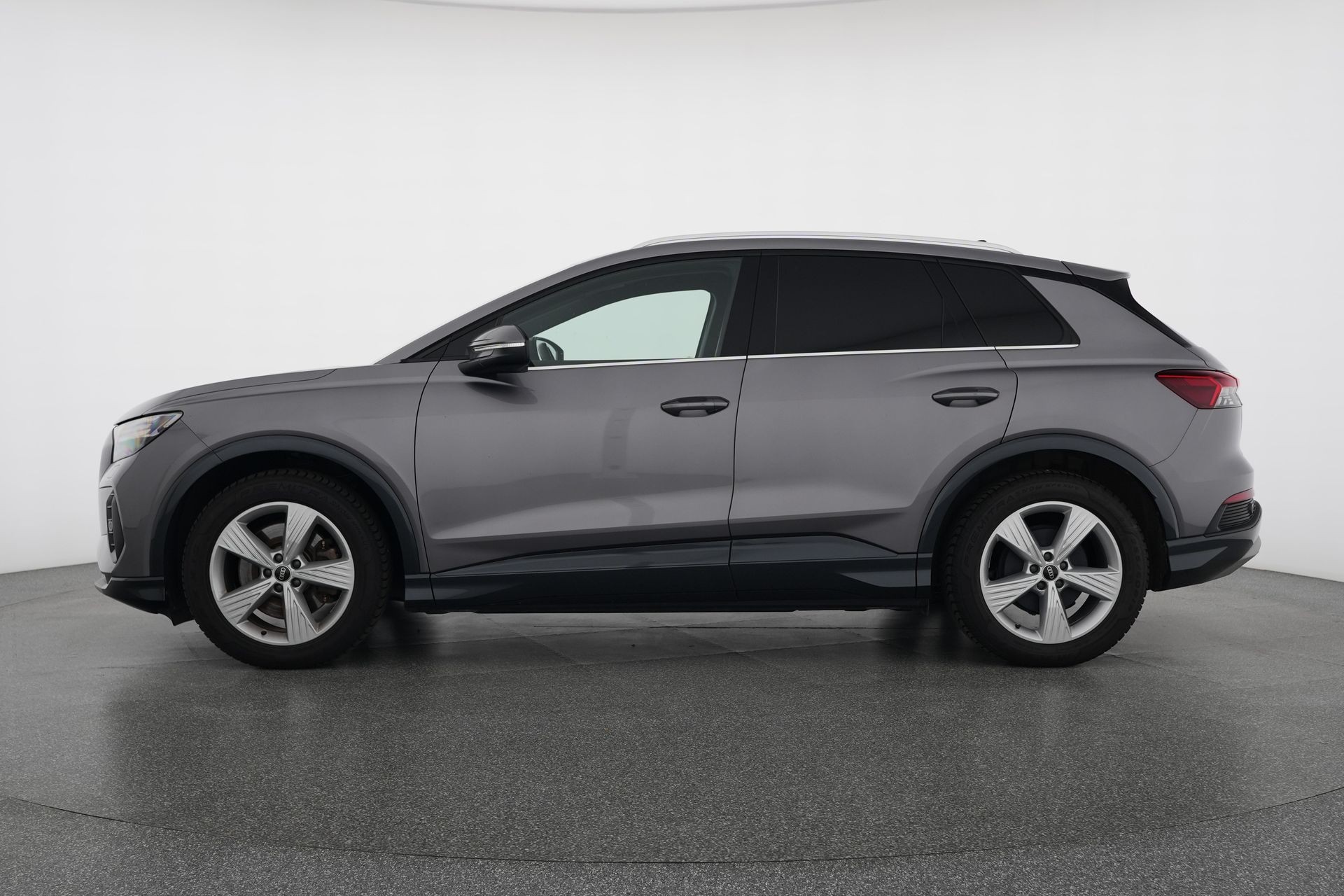 AUDI Q4 e-tron 50 quattro-image-1