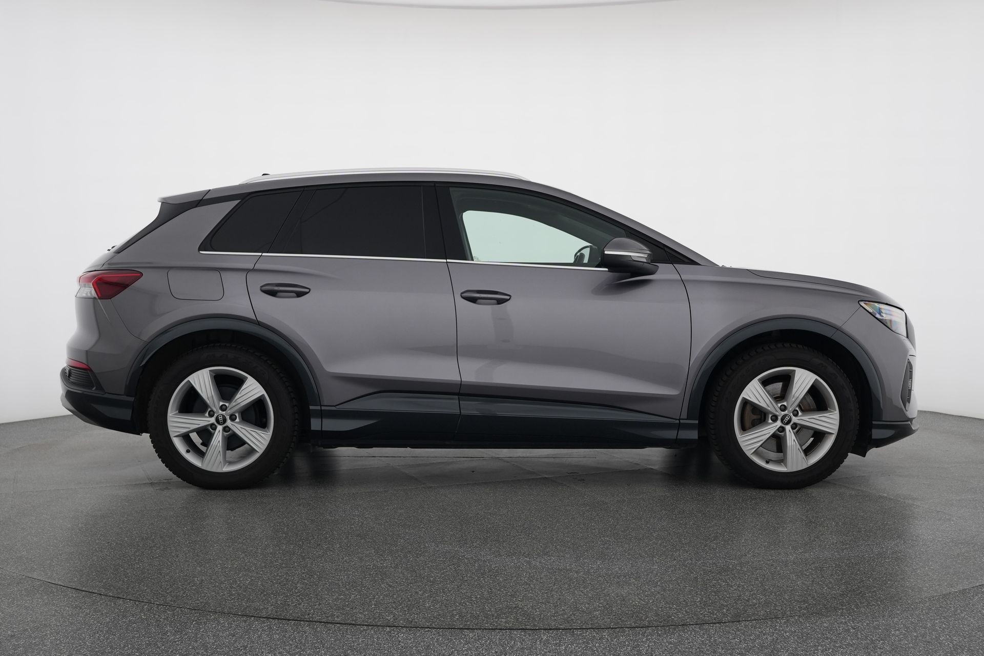 AUDI Q4 e-tron 50 quattro-image-5