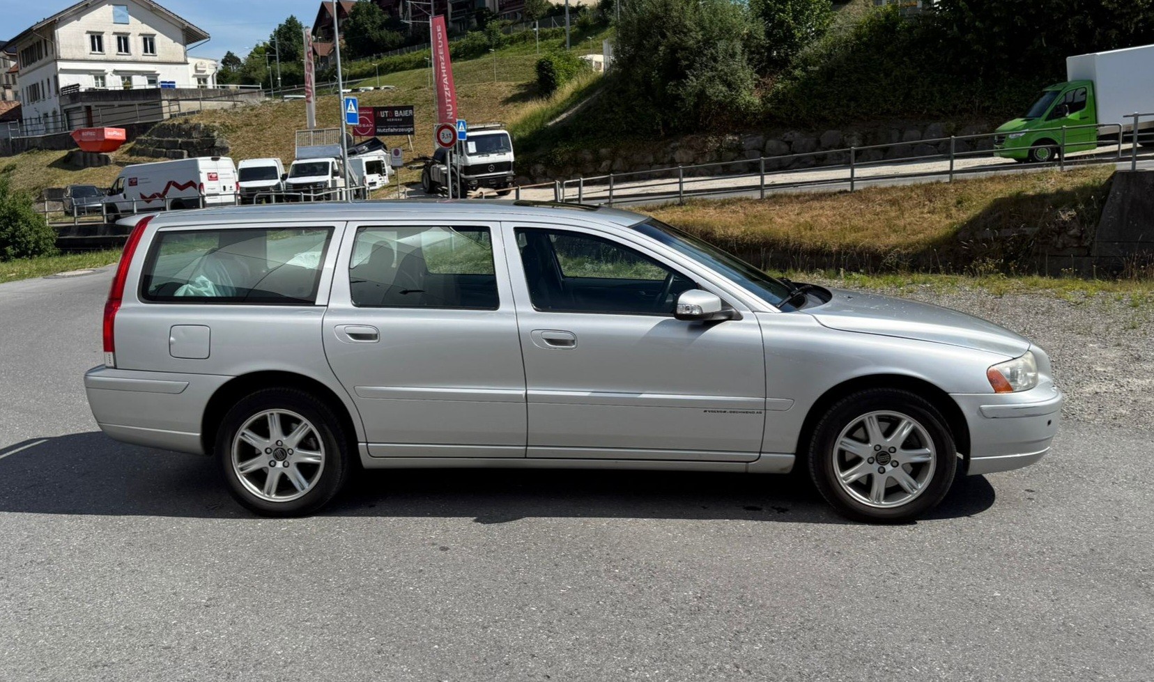 VOLVO V70 2.5T AWD Momentum-image-4
