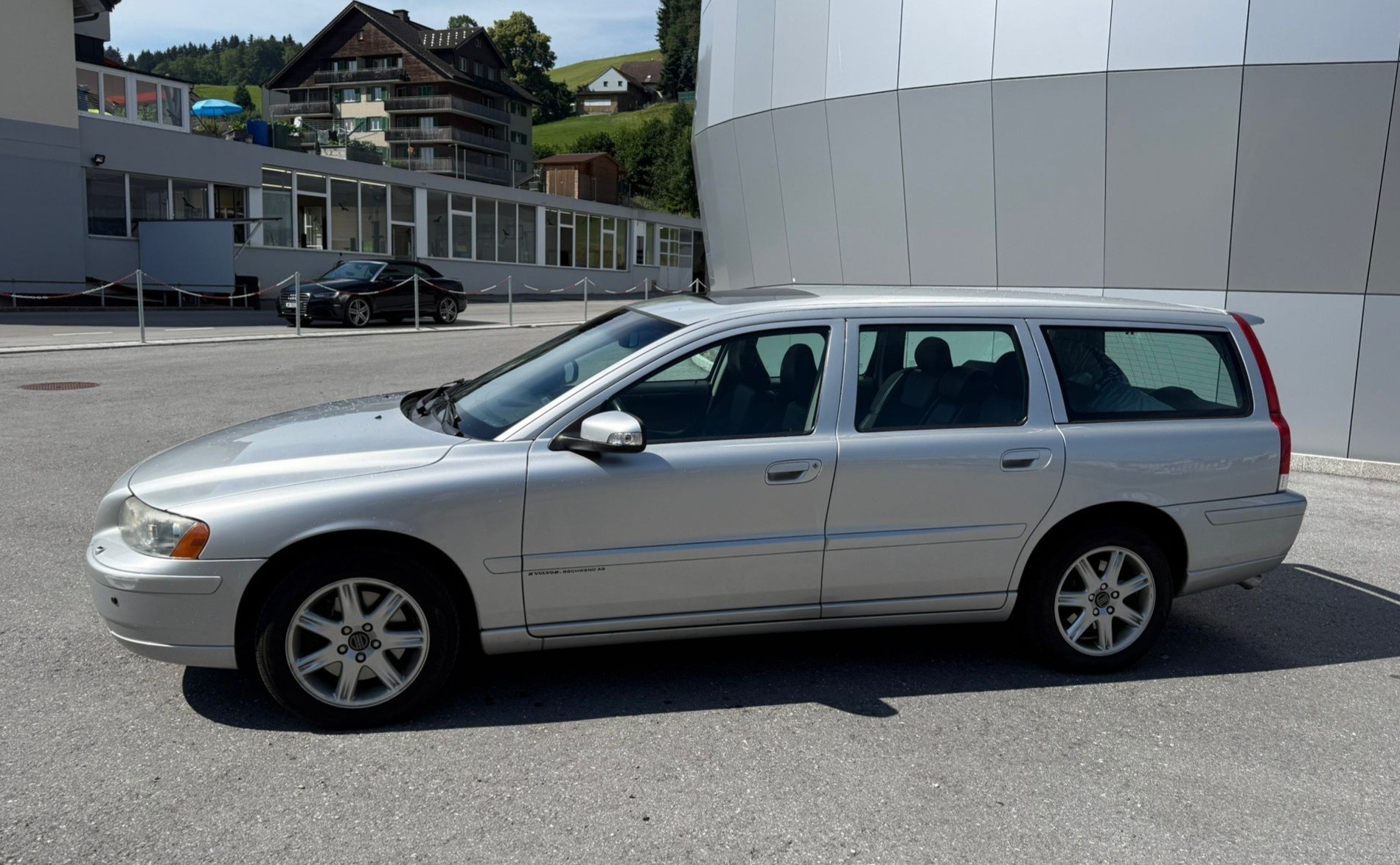 VOLVO V70 2.5T AWD Momentum-image-5