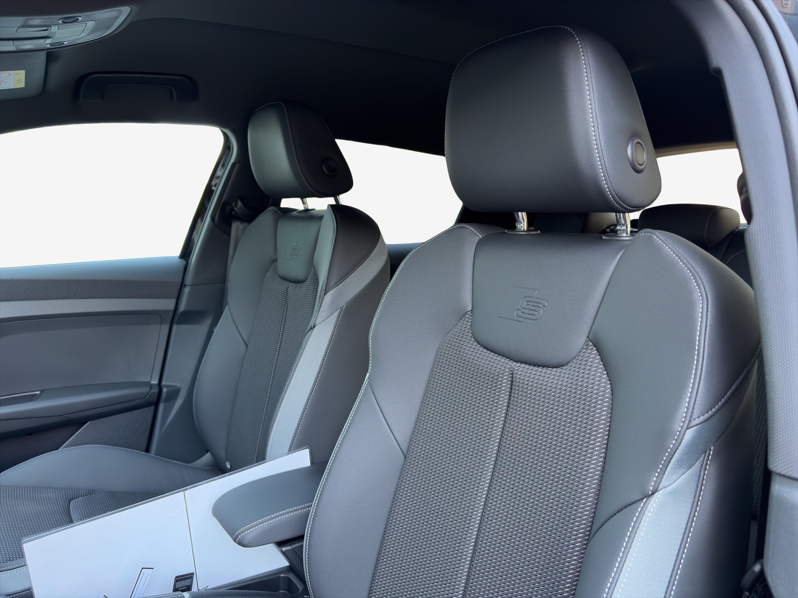 AUDI A1 Sportback 30 TFSI S Line Attraction S-tronic-image-9