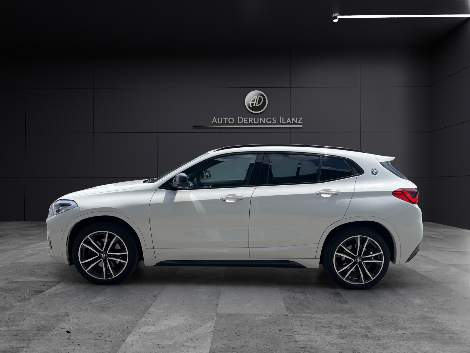 BMW X2 20d xDrive SAG-showroom-element-2