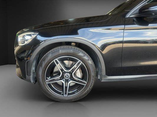 MERCEDES-BENZ GLC 220 d AMG Line 4Matic-image-4
