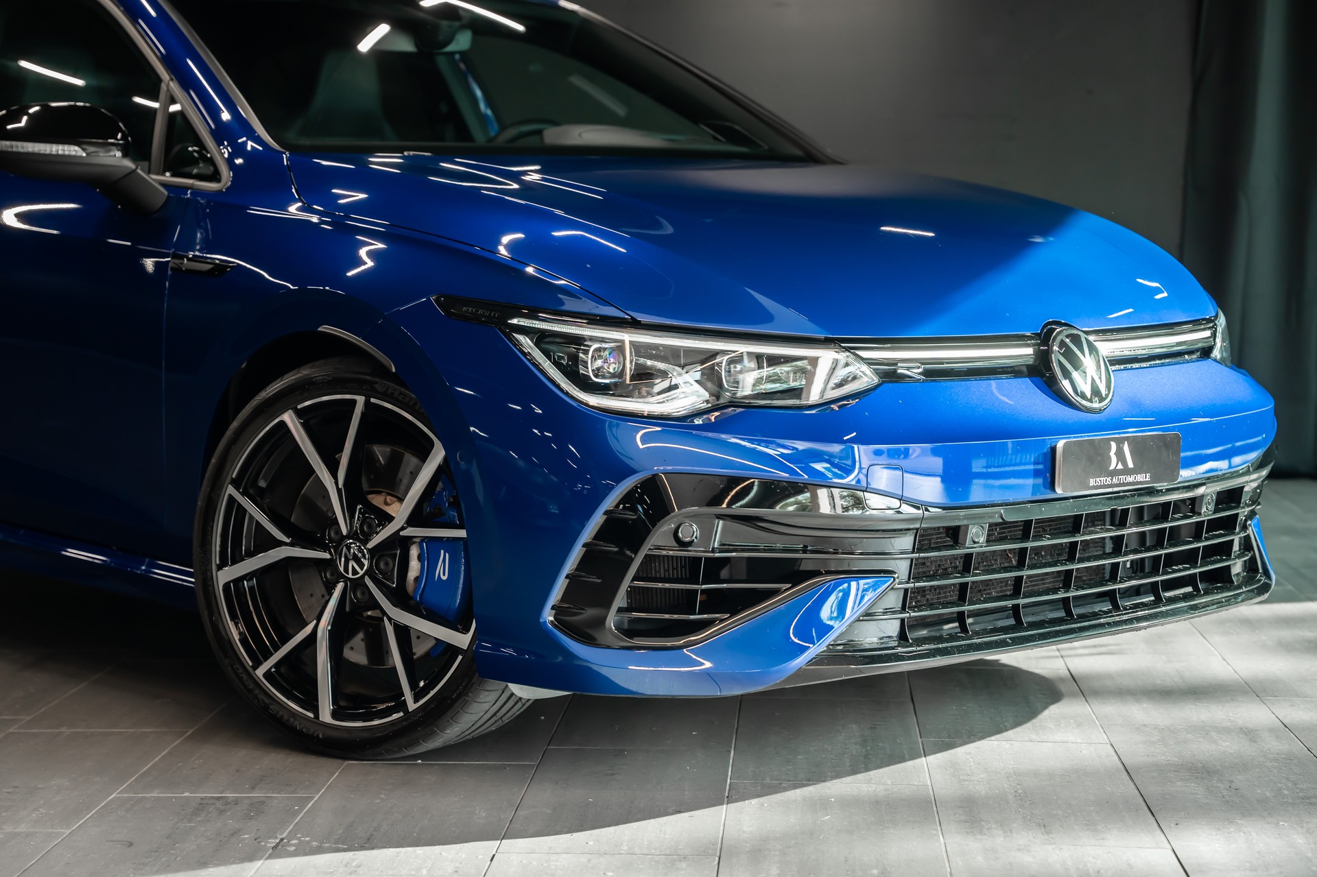 VW Golf 2.0 TSI R Performance / Sitzkühlung / Harman Kardon / Akrapovic / Head-Up Display-image-1