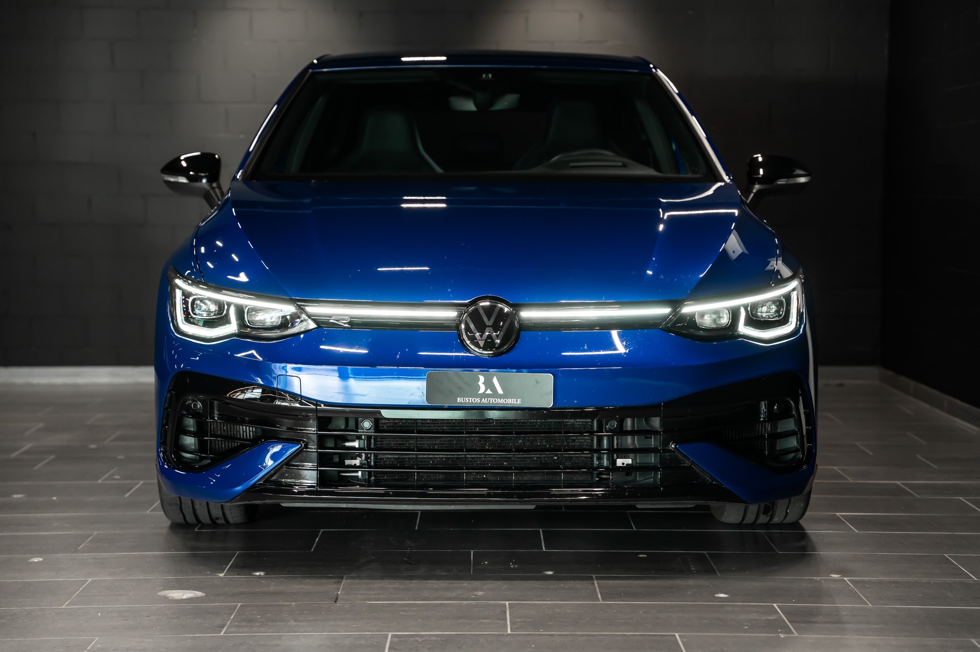 VW Golf 2.0 TSI R Performance / Sitzkühlung / Harman Kardon / Akrapovic / Head-Up Display-image-5