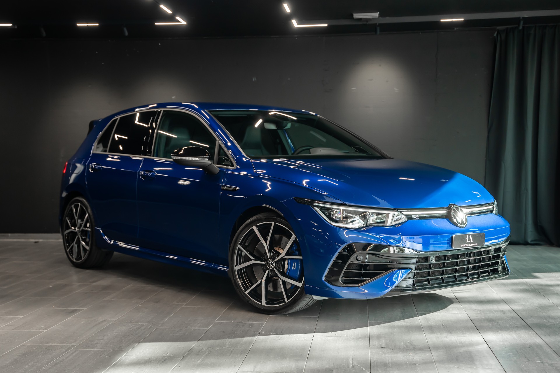 VW Golf 2.0 TSI R Performance / Sitzkühlung / Harman Kardon / Akrapovic / Head-Up Display-image-0