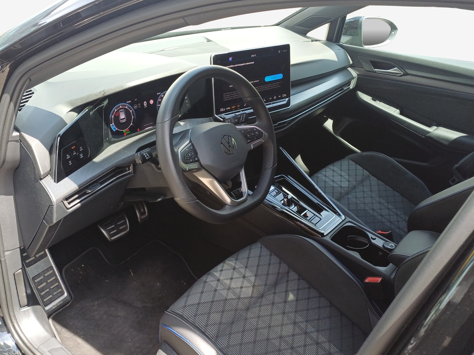 VW Golf 1.5 e TSI mHEV R-Line DSG-image-7