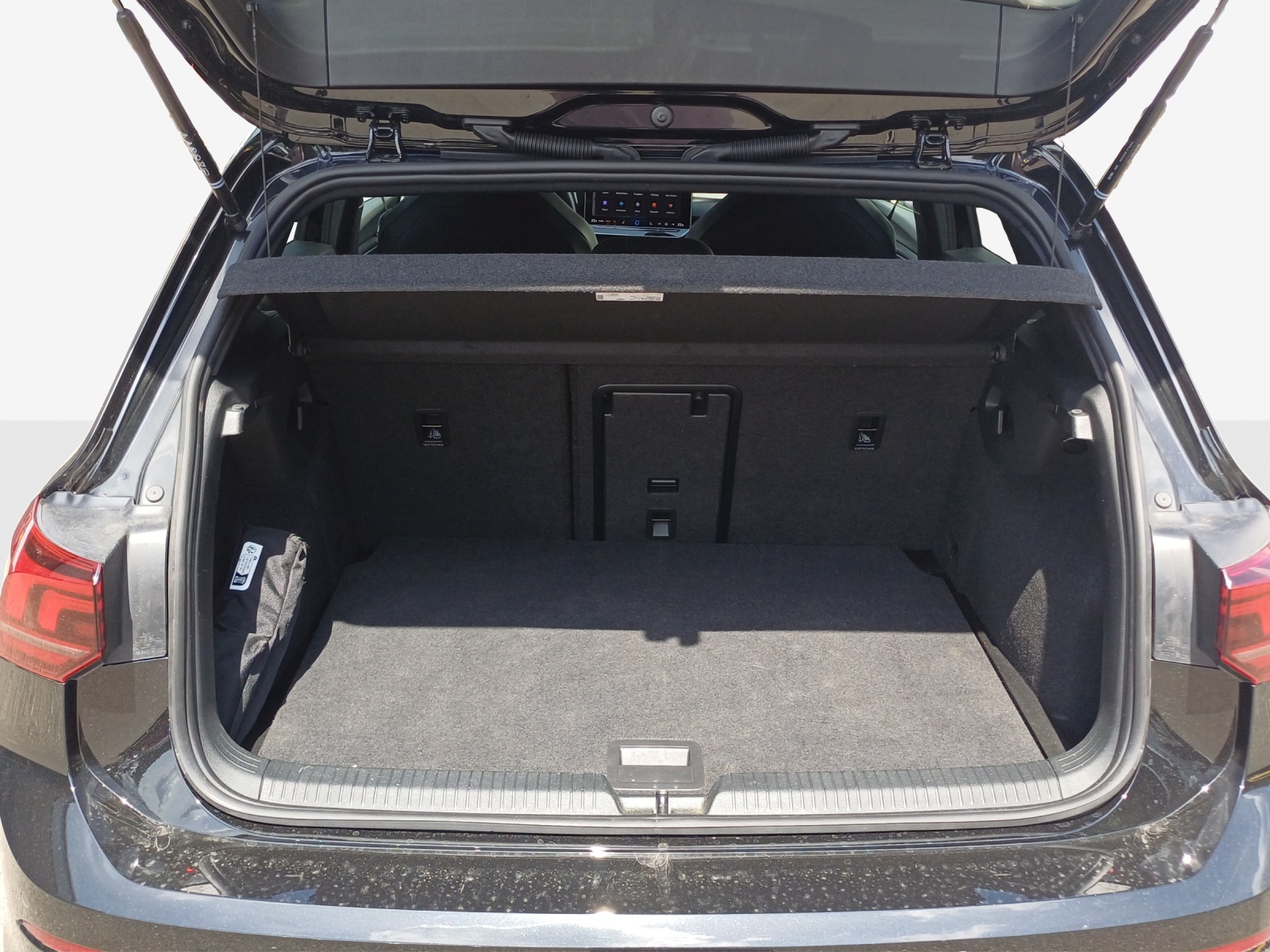 VW Golf 1.5 e TSI mHEV R-Line DSG-image-12