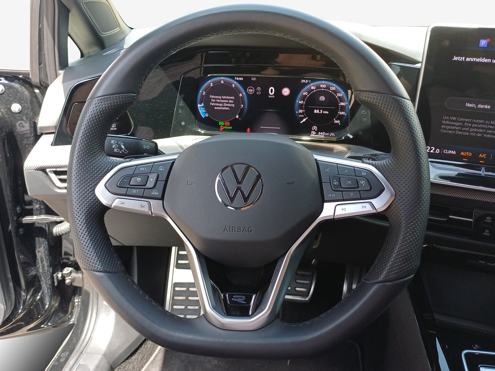 VW Golf 1.5 e TSI mHEV R-Line DSG-image-9
