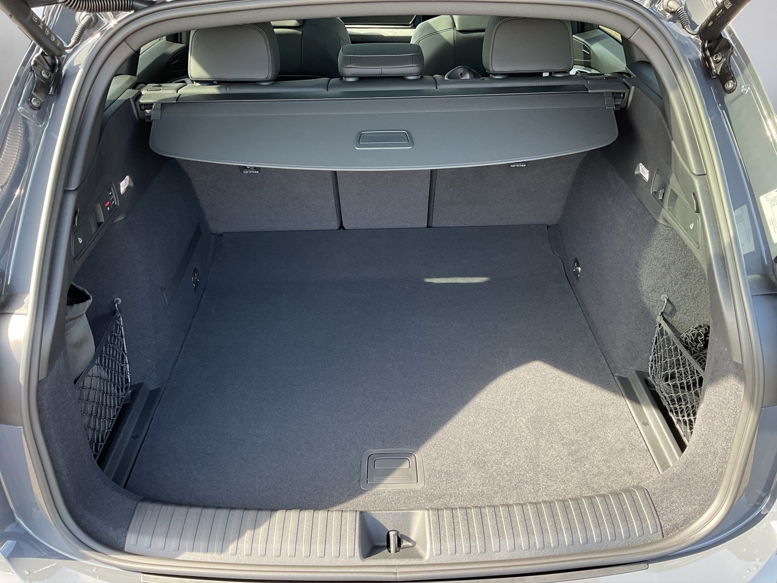 AUDI Q6 e-tron quattro-image-11