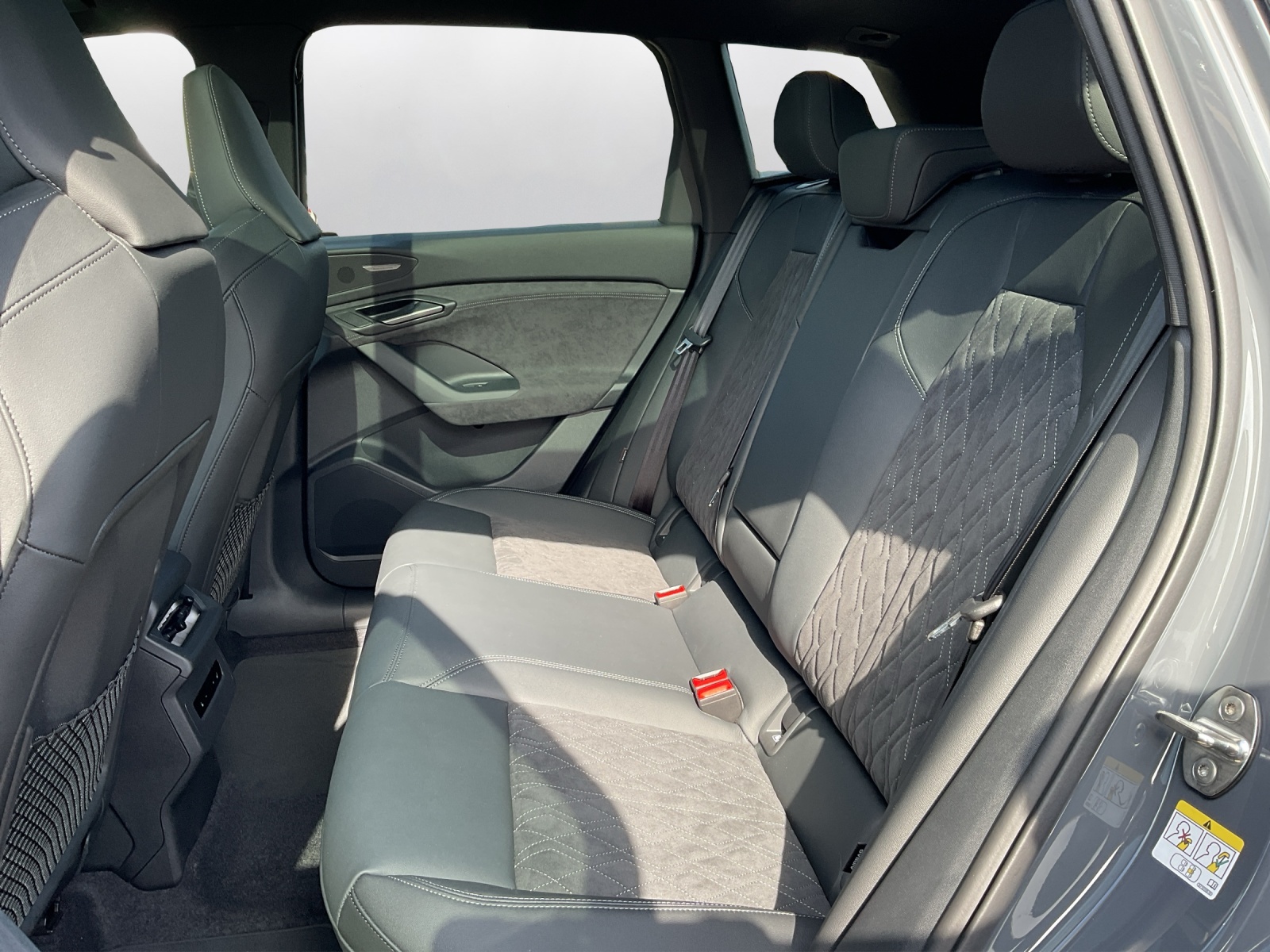 AUDI Q6 e-tron quattro-image-10