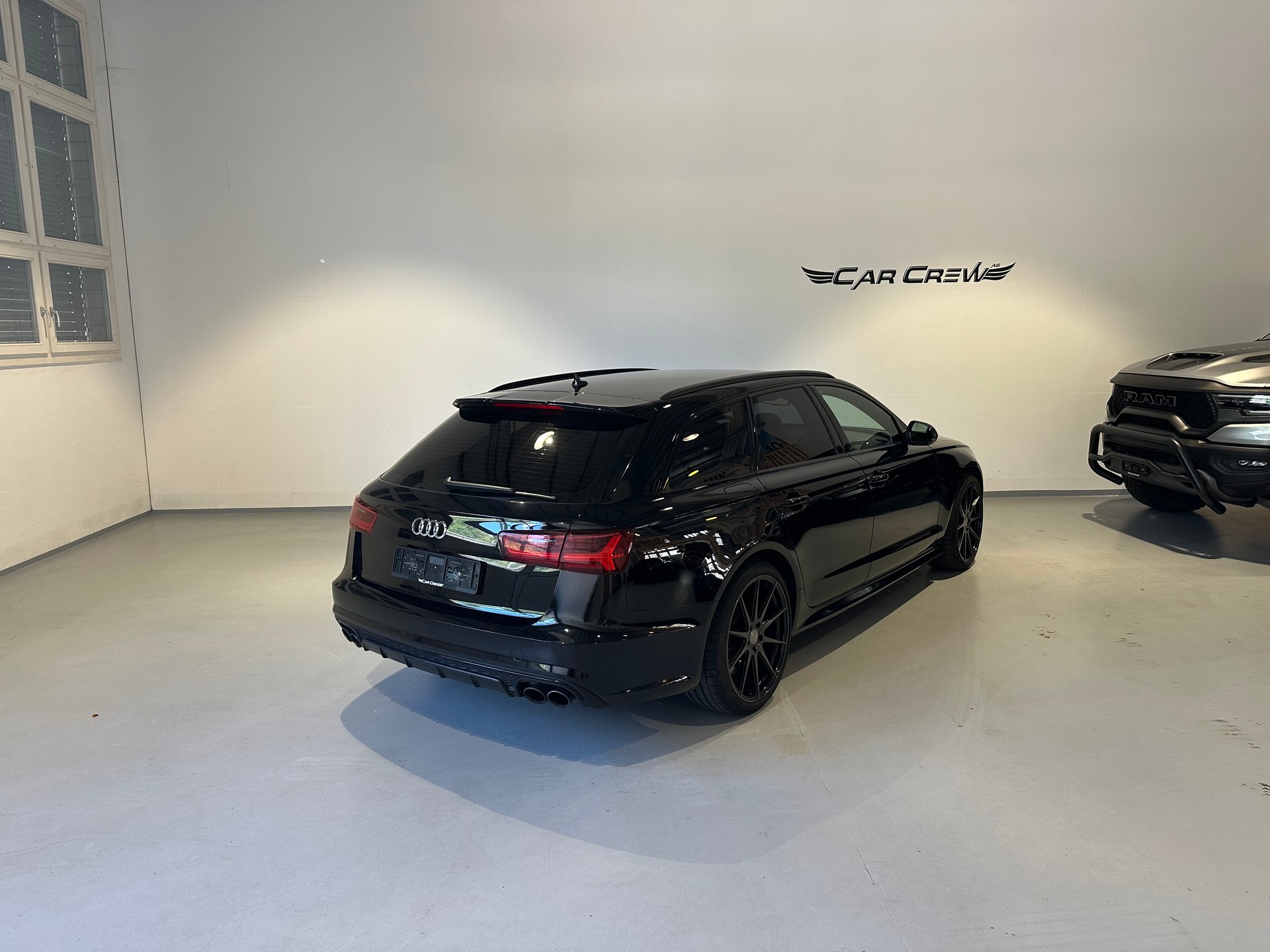 AUDI S6 Avant 4.0 TFSI V8 quattro S-tronic-image-12