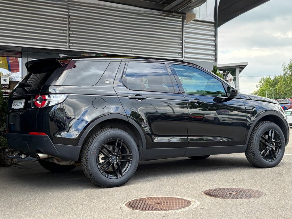 LAND ROVER Discovery Sport 2.0 TD4 Advantage AT9-image-2