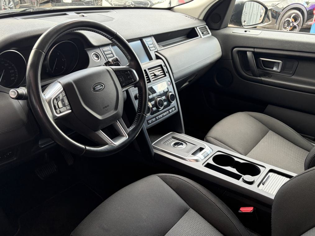 LAND ROVER Discovery Sport 2.0 TD4 Advantage AT9-image-3