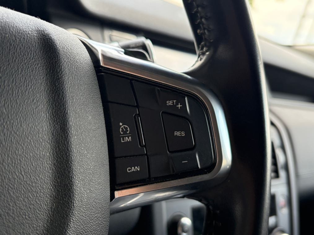 LAND ROVER Discovery Sport 2.0 TD4 Advantage AT9-image-4