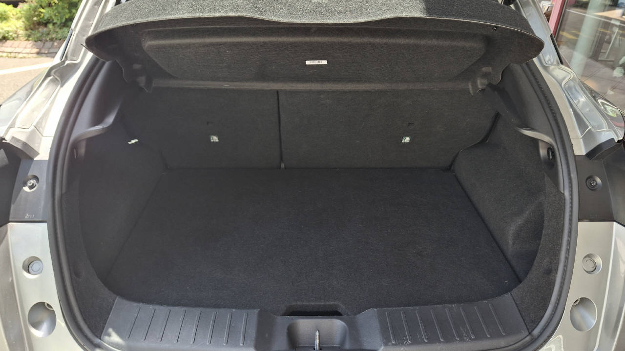 NISSAN Juke 1.6 Hybrid Tekna-image-6