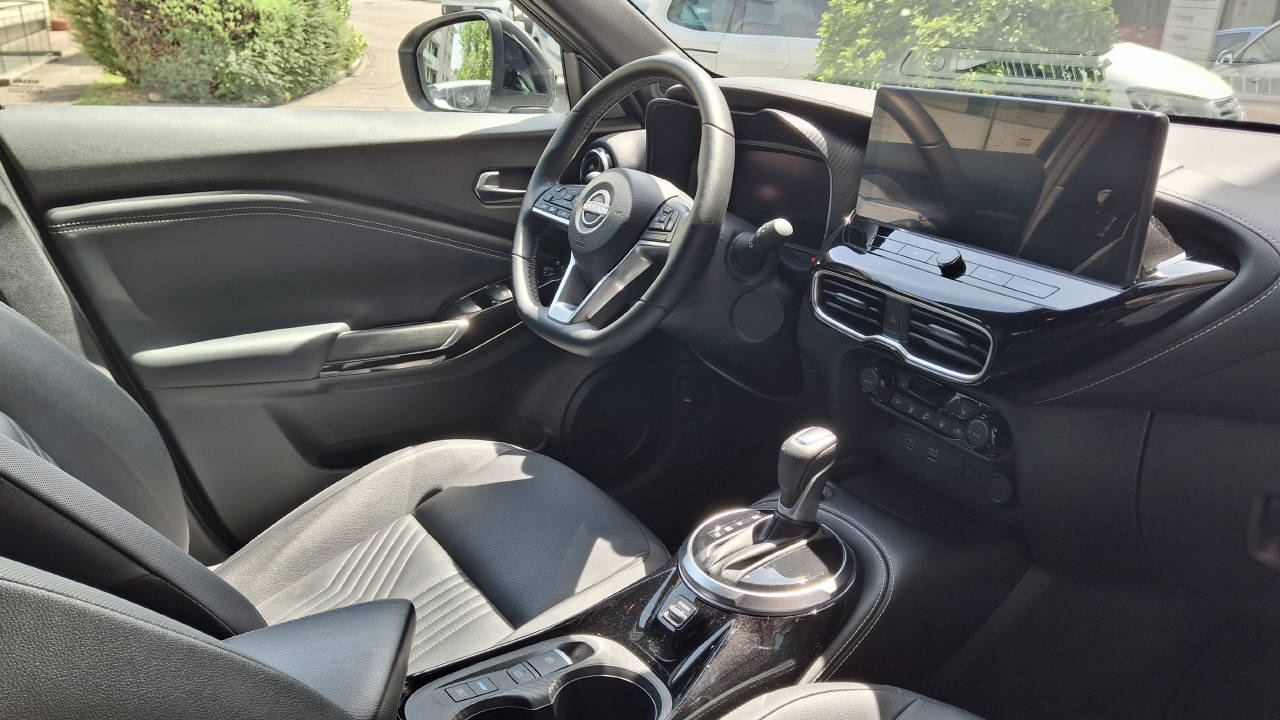 NISSAN Juke 1.6 Hybrid Tekna-image-5