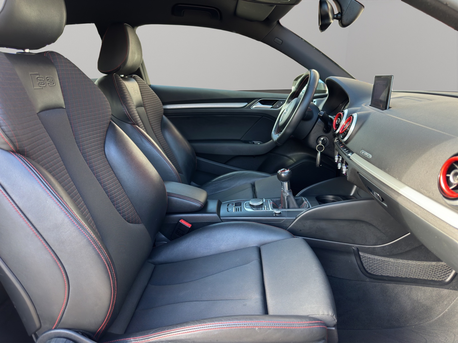 AUDI S3 2.0 TFSI quattro 3-Türer Handschaltung-image-13